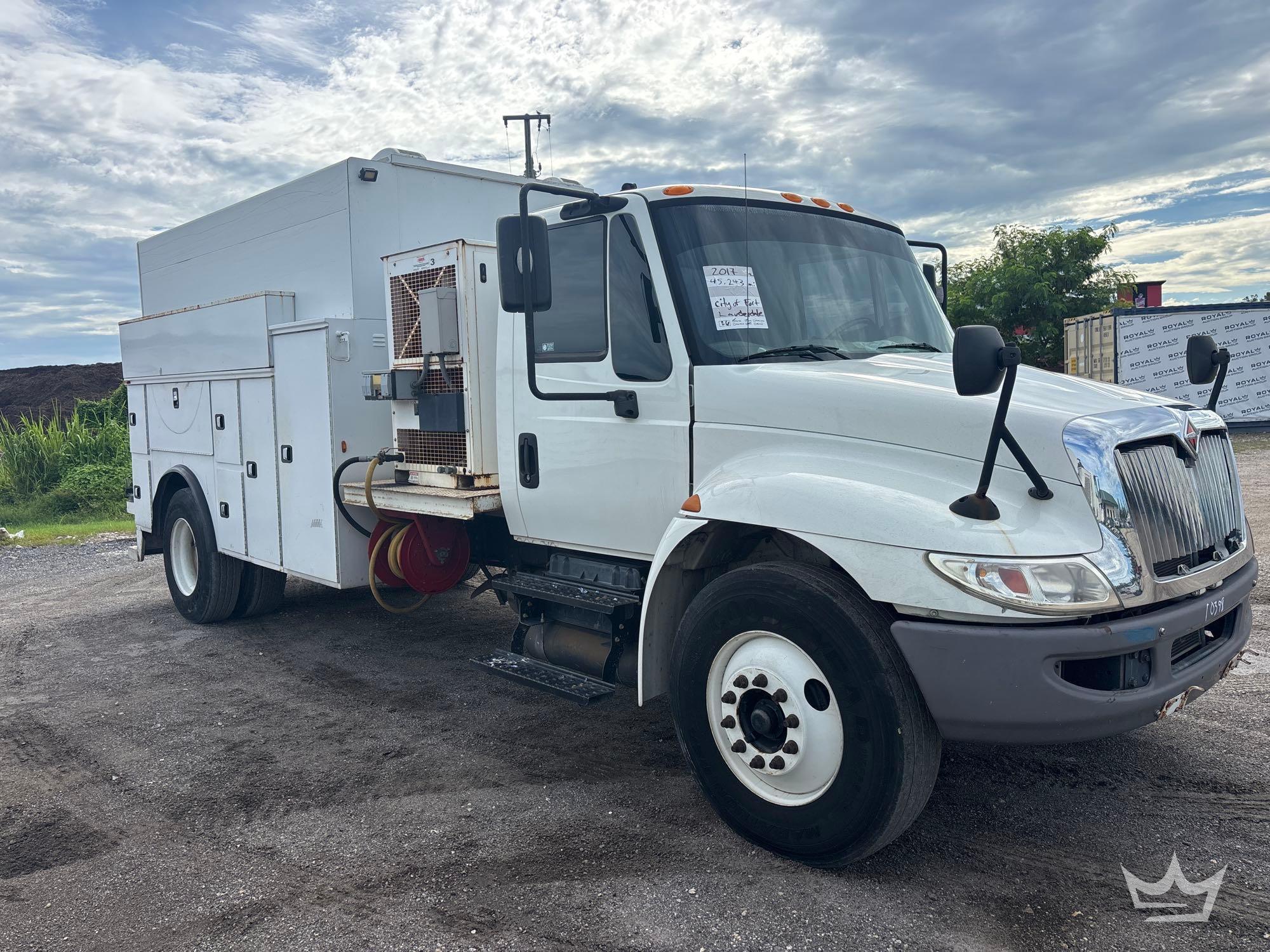 2018 International DURASTAR 4300