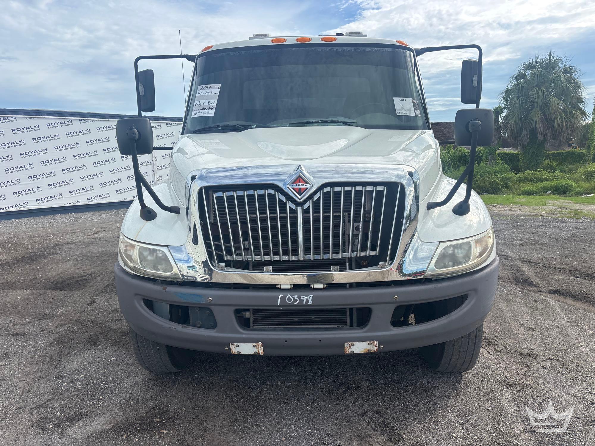 2018 International DURASTAR 4300