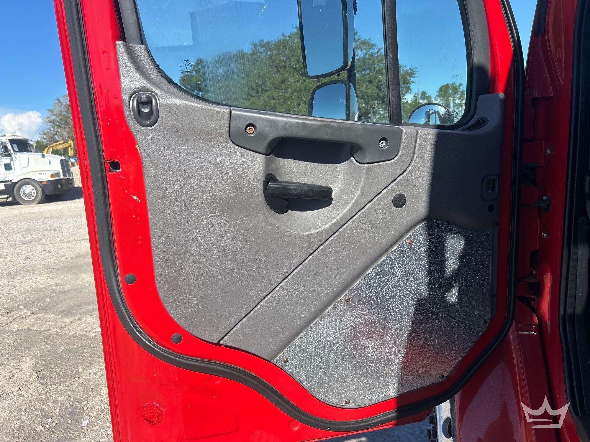 2018 Freightliner M2 106
