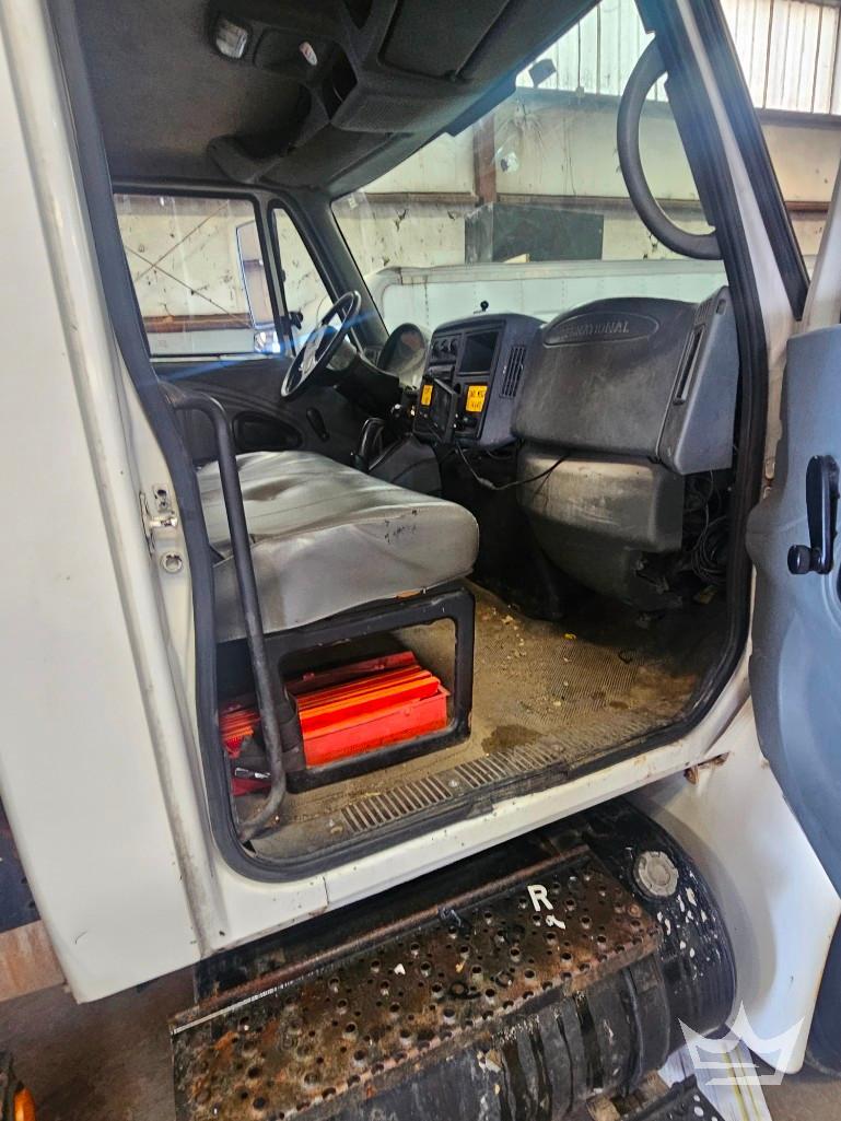 2004 International 4300