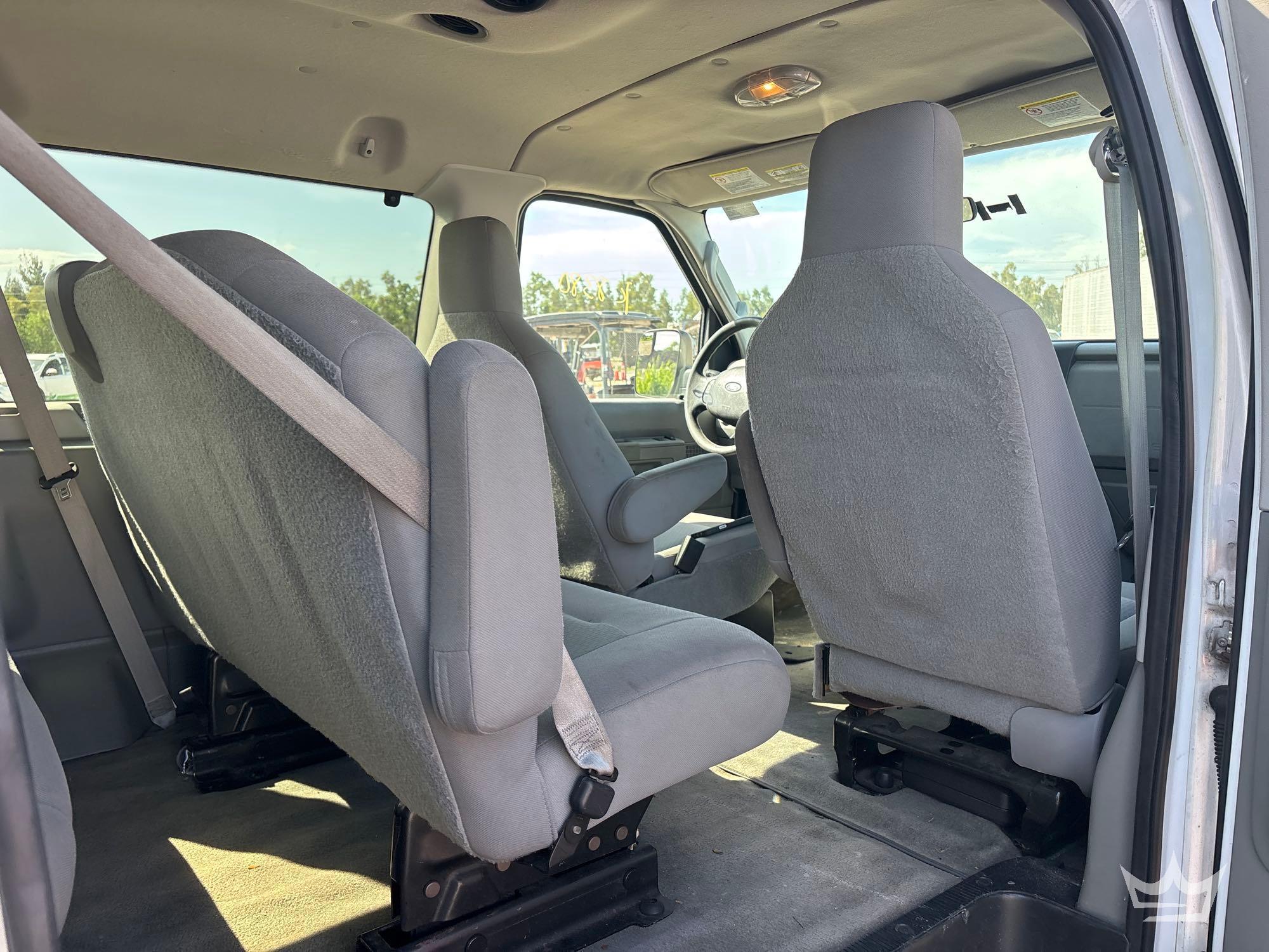 2013 Ford E-350