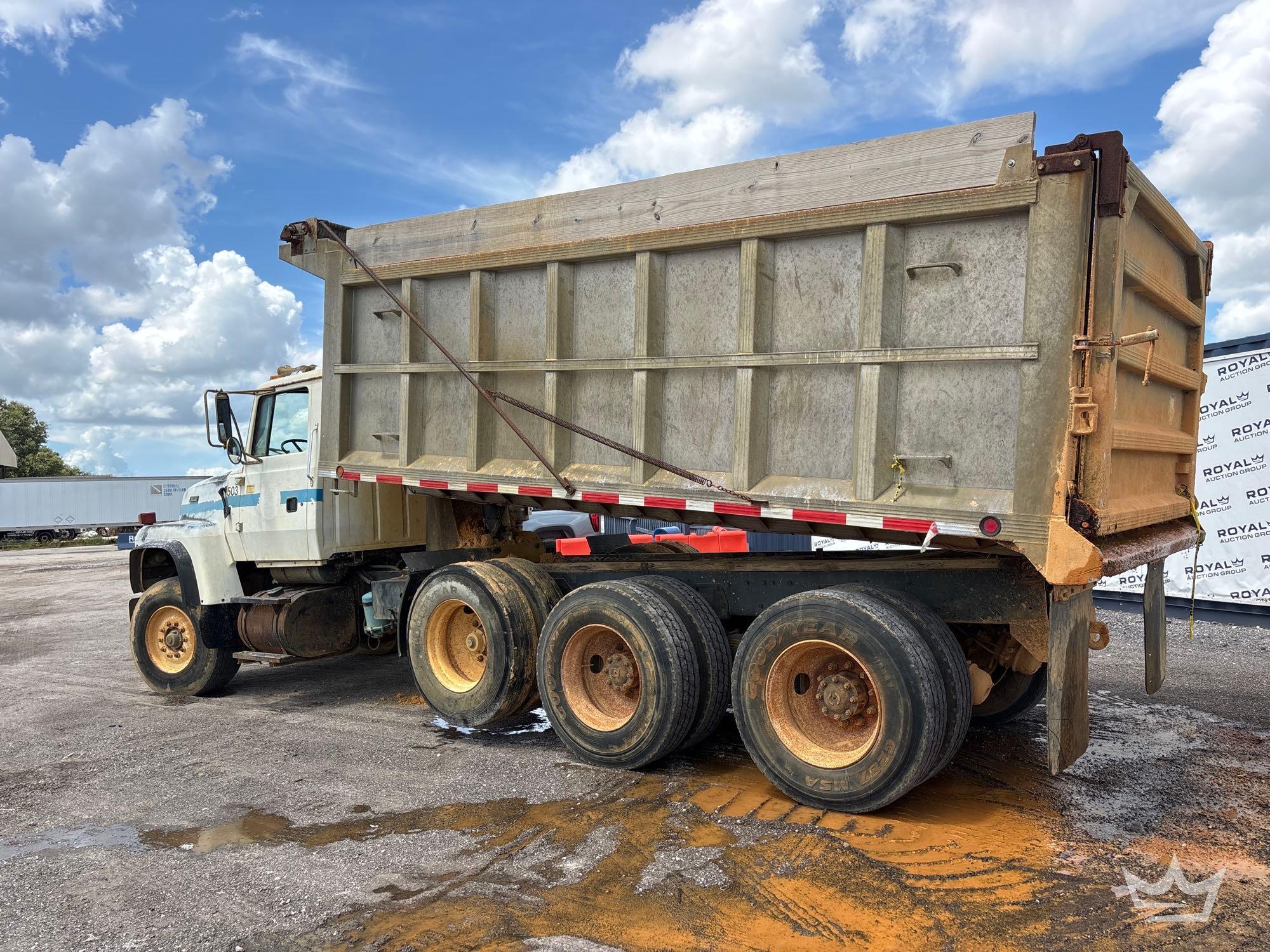 1993 Ford LT9000