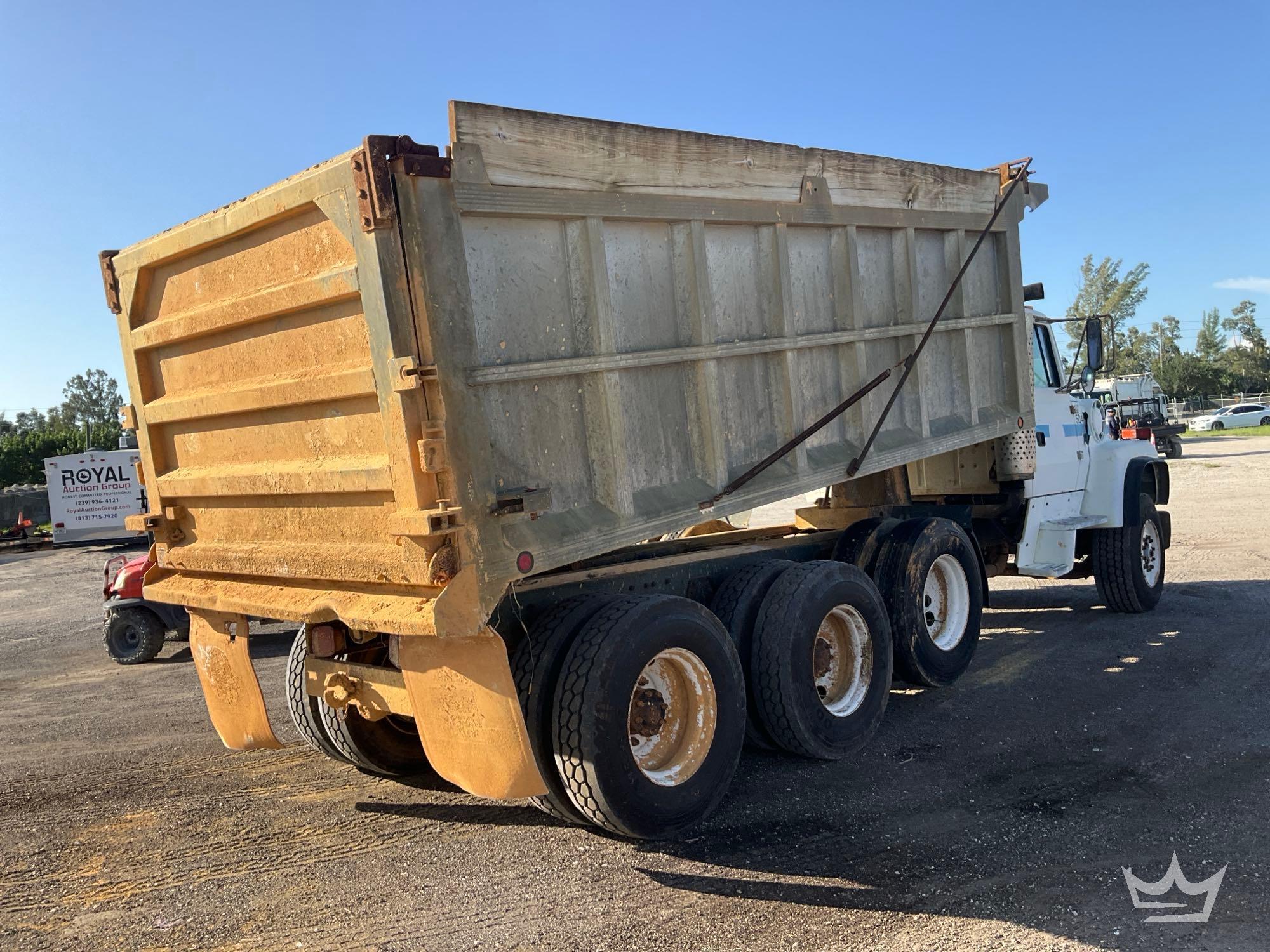 1993 Ford LT9000