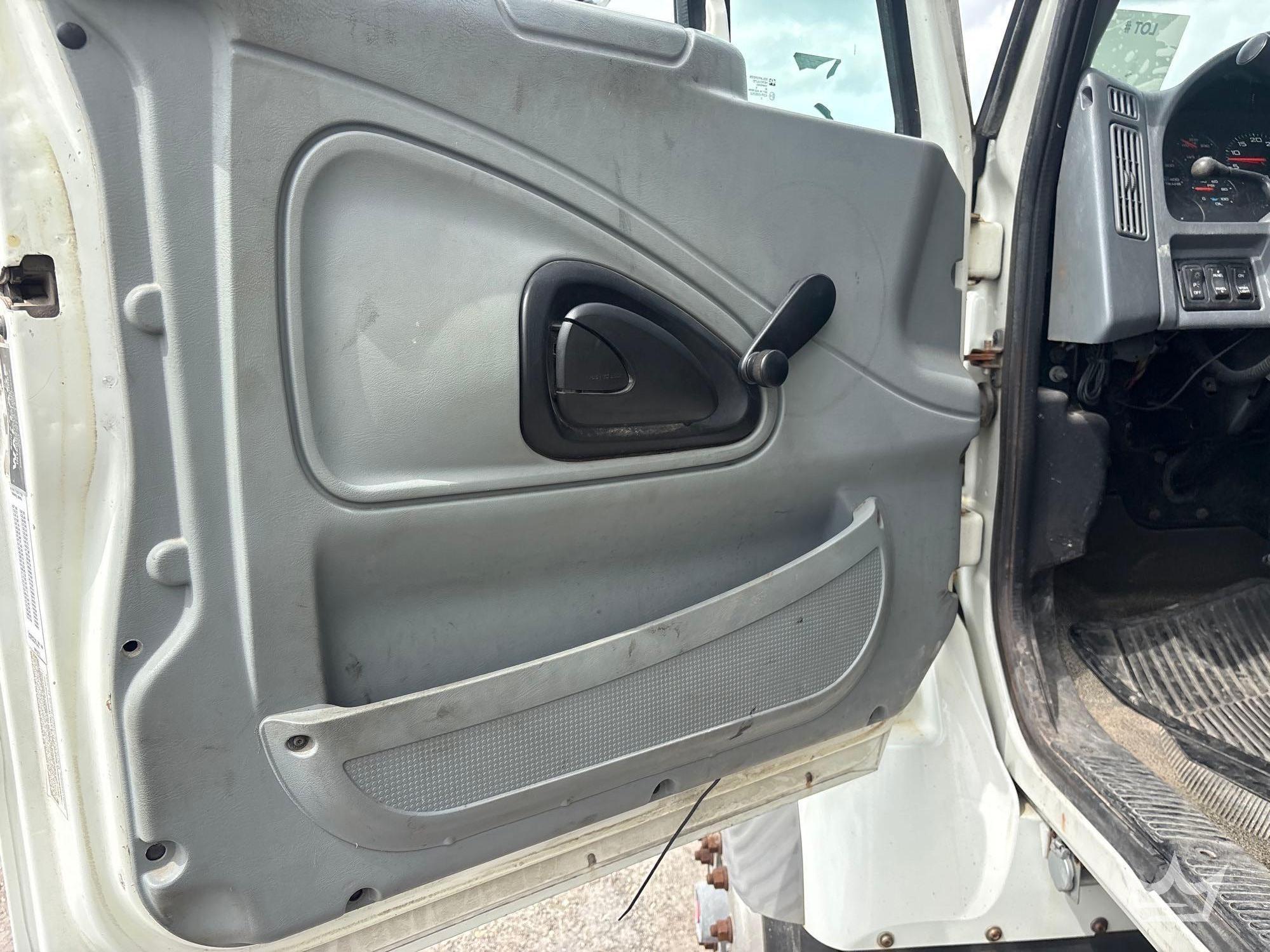 2004 International 7400