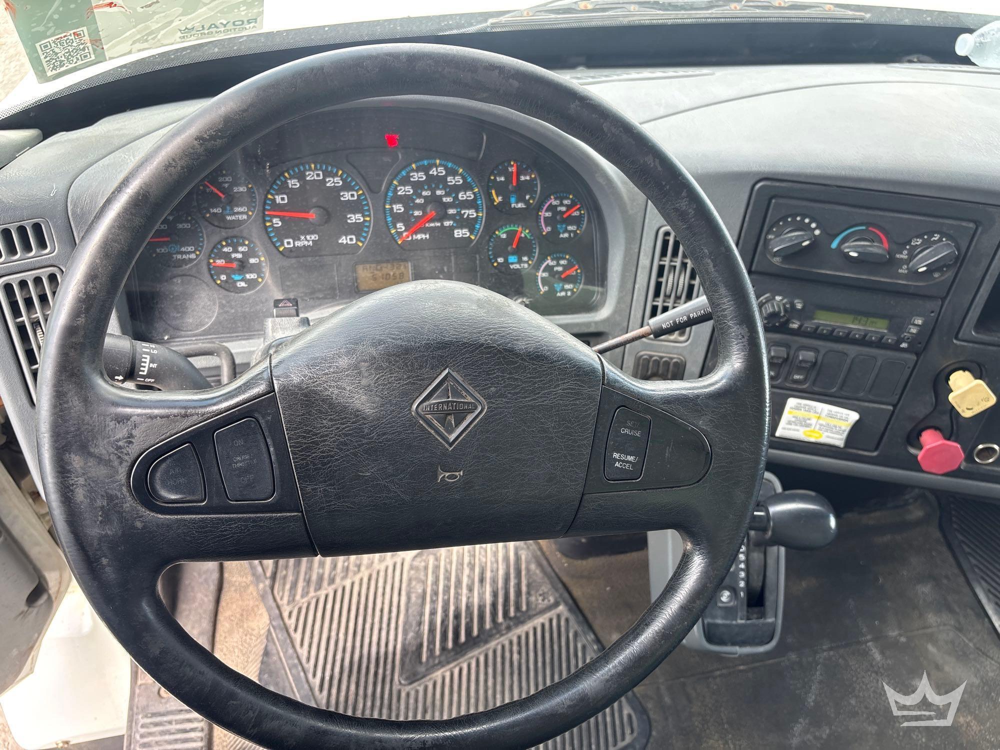 2004 International 7400