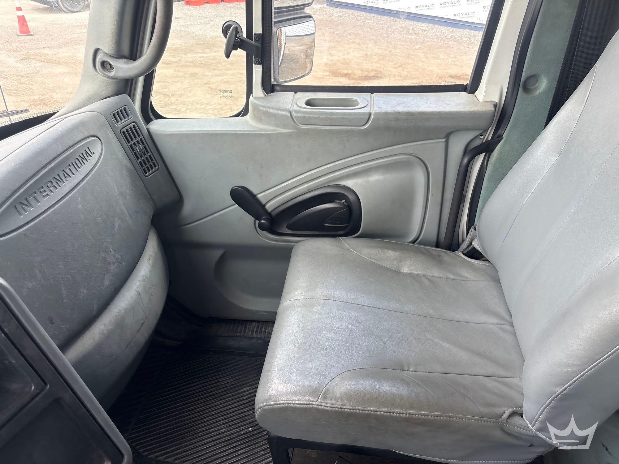 2004 International 7400