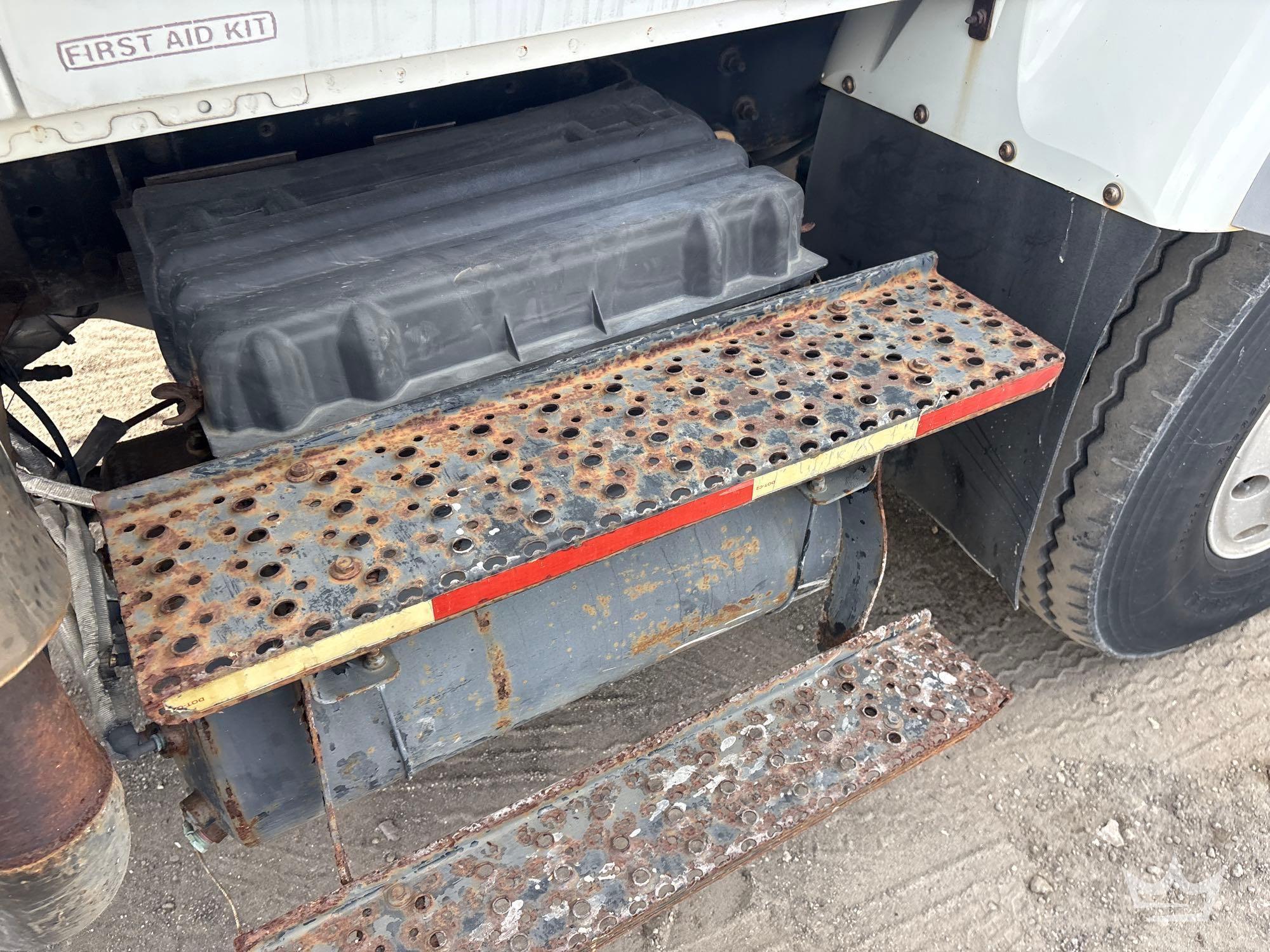 2004 International 7400