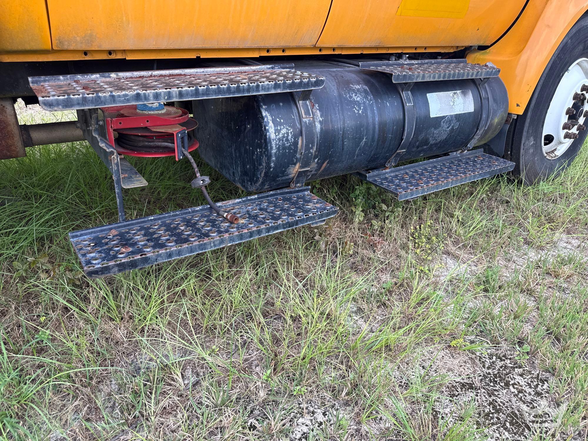 2006 Ford F650