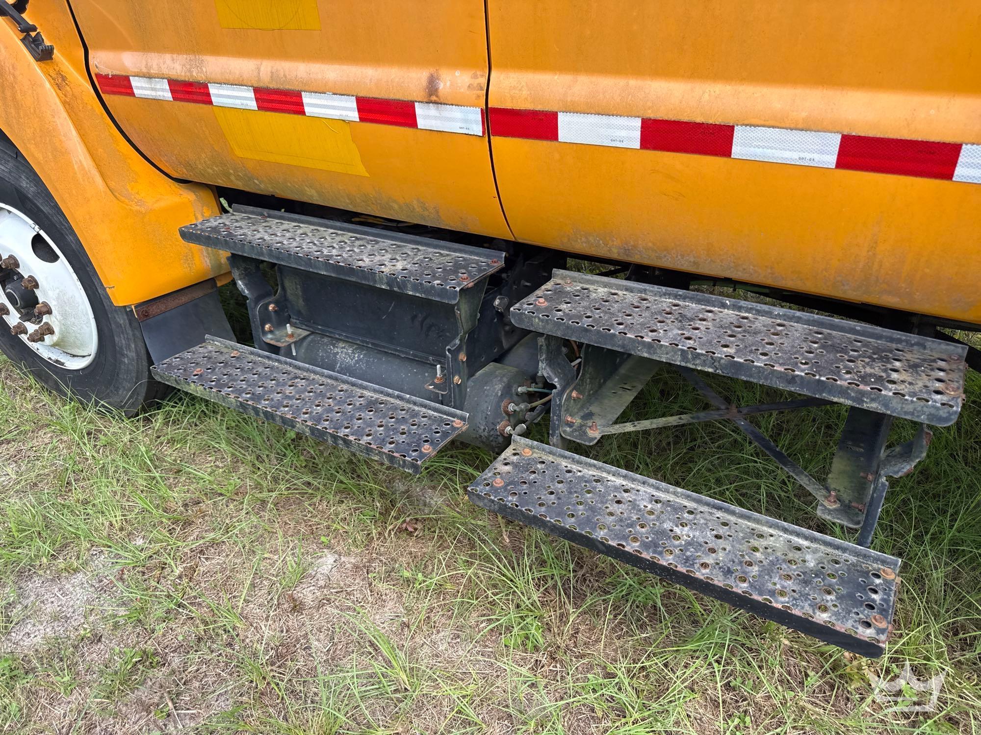2006 Ford F650