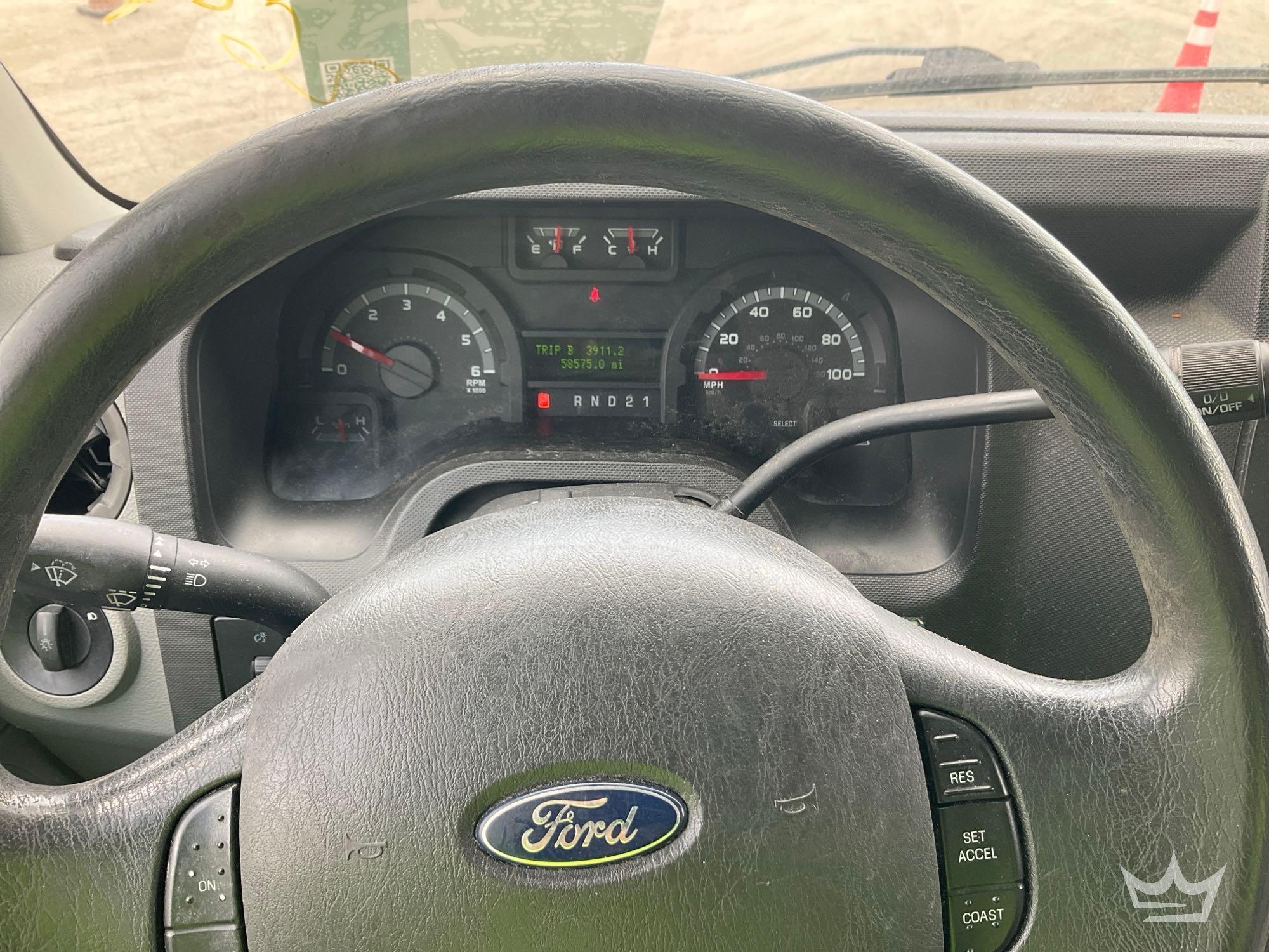 2013 Ford E-350