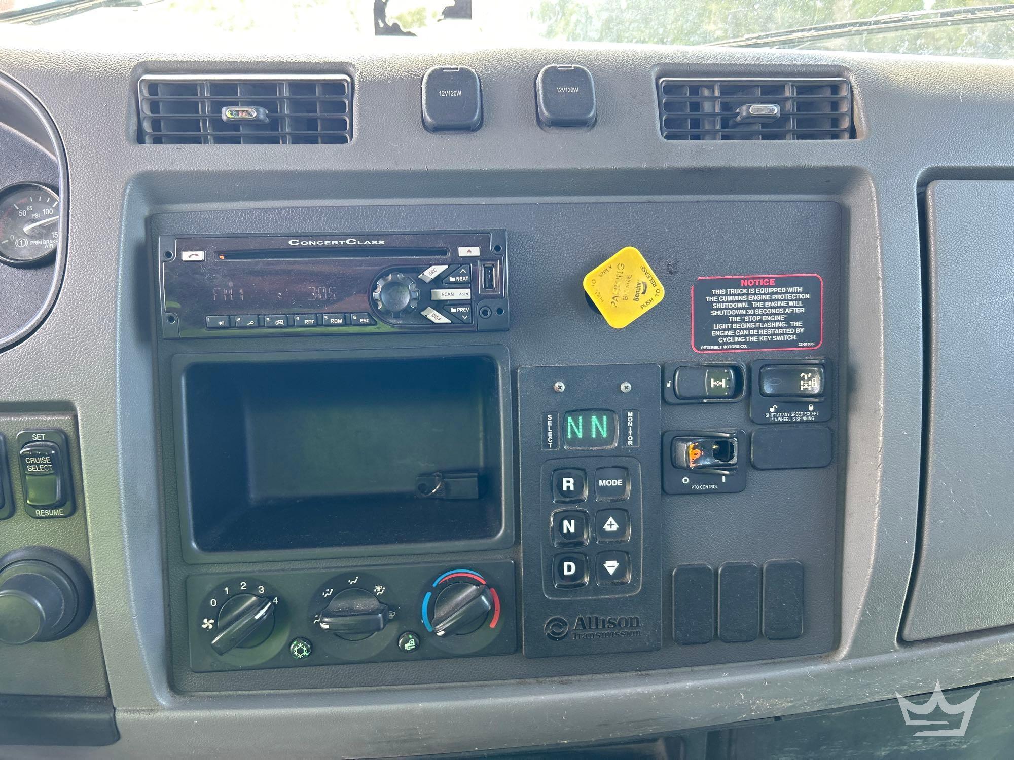 2016 Peterbilt 348