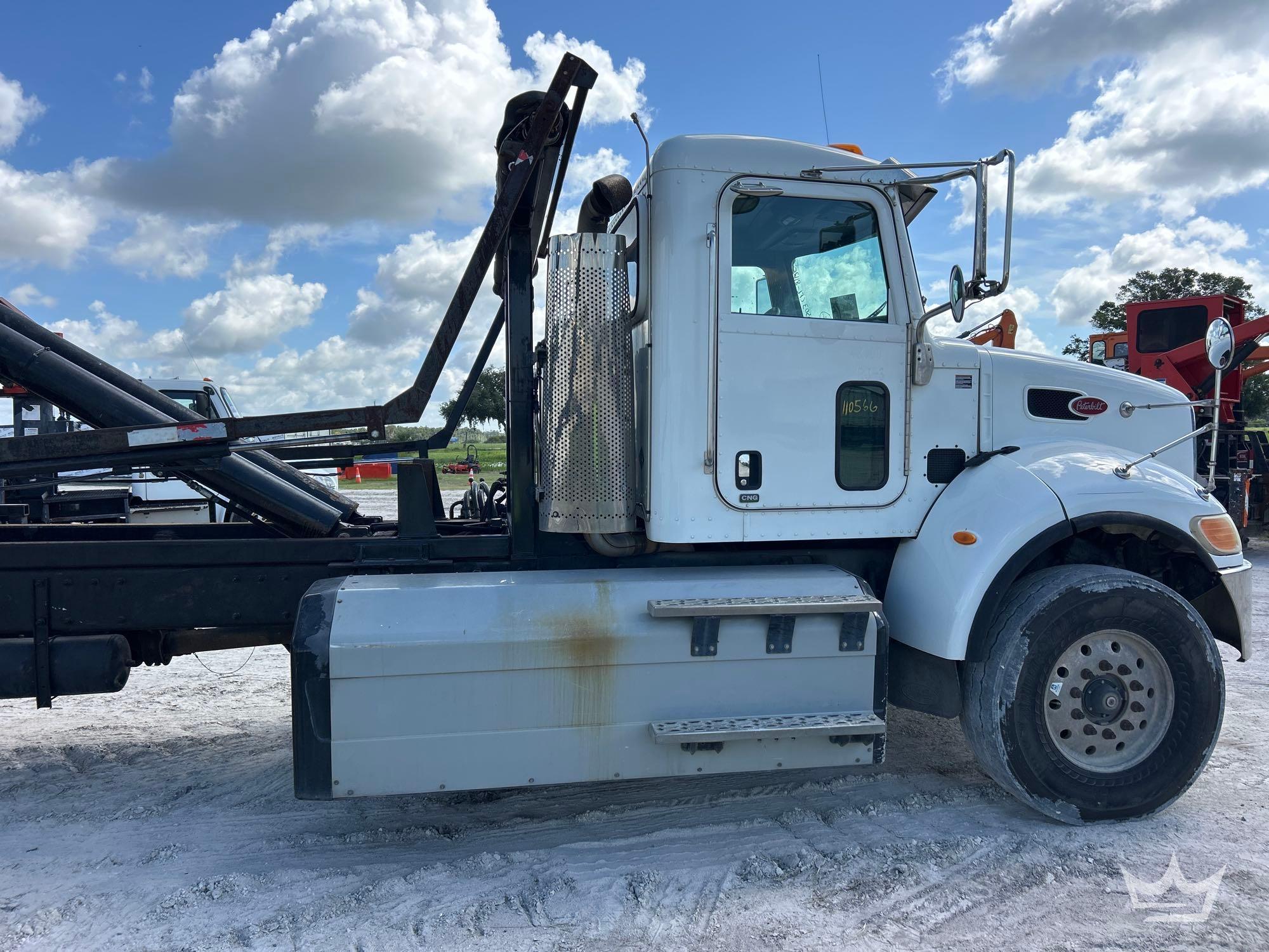 2016 Peterbilt 348