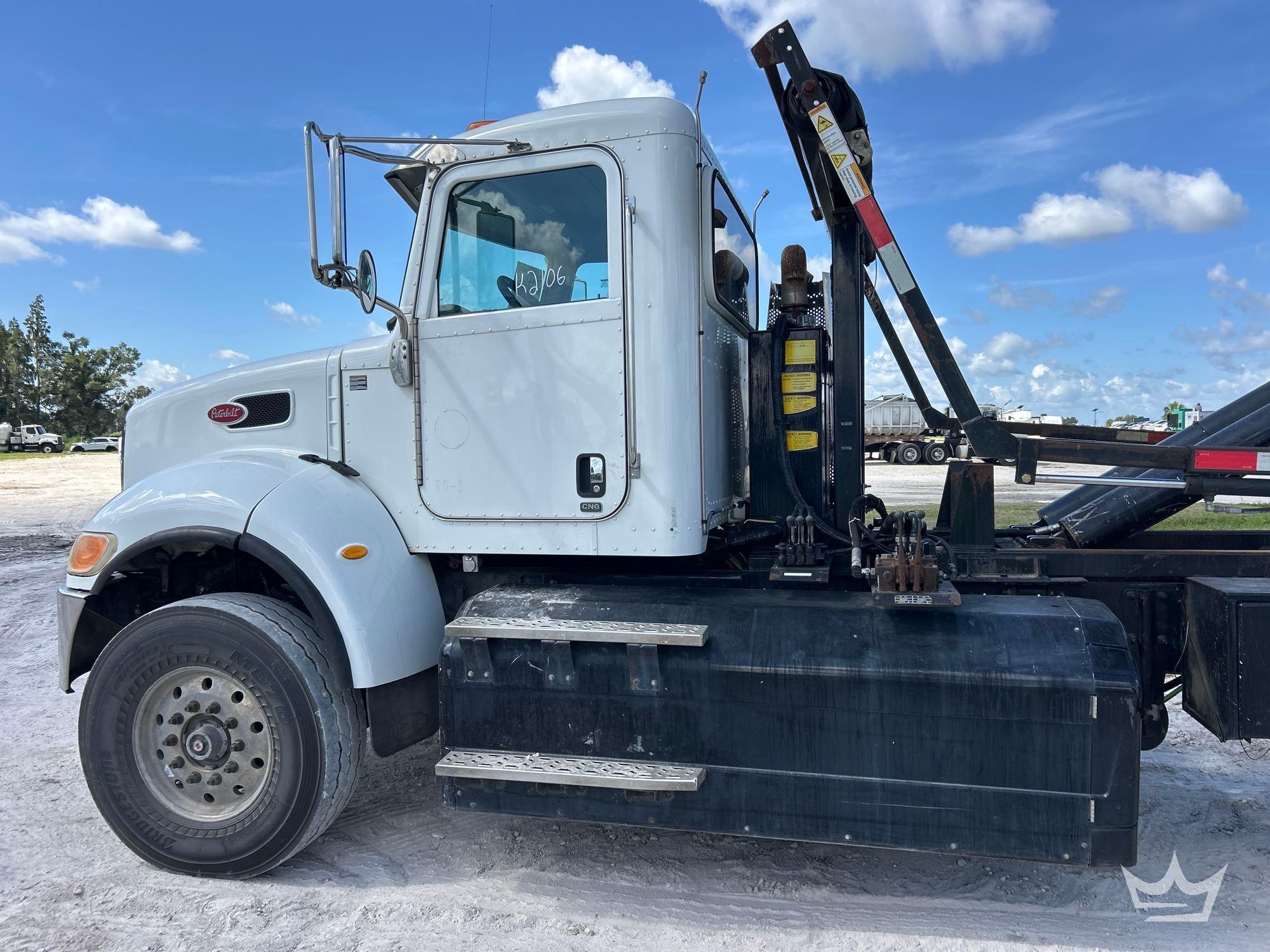2016 Peterbilt 348