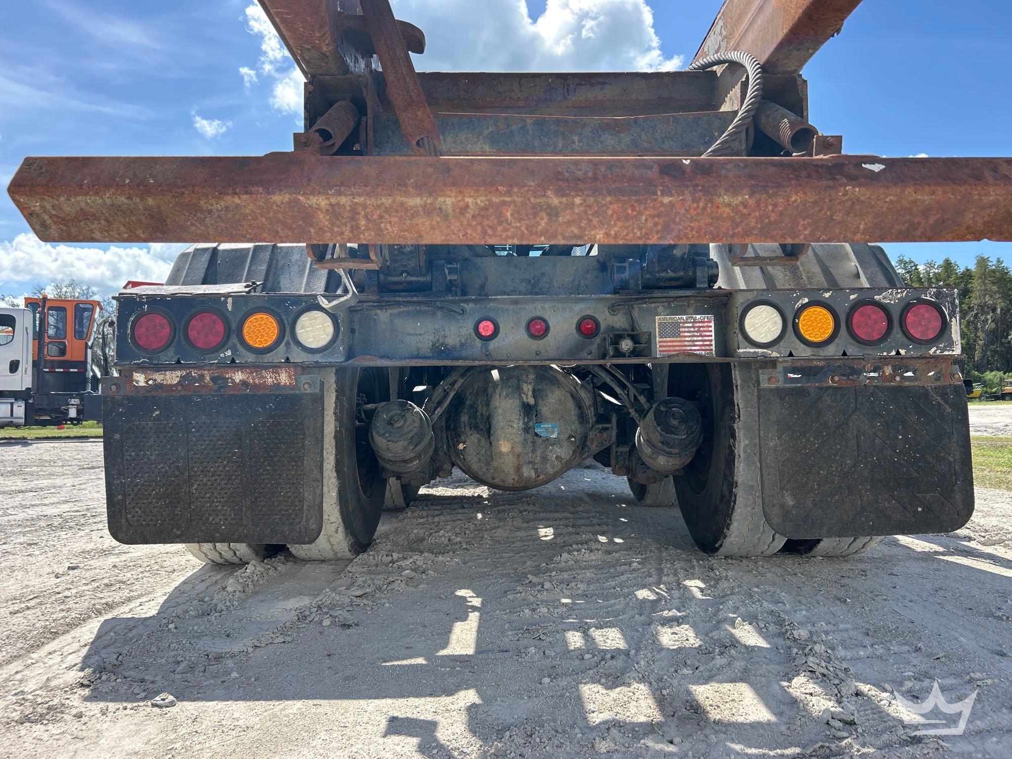 2016 Peterbilt 348