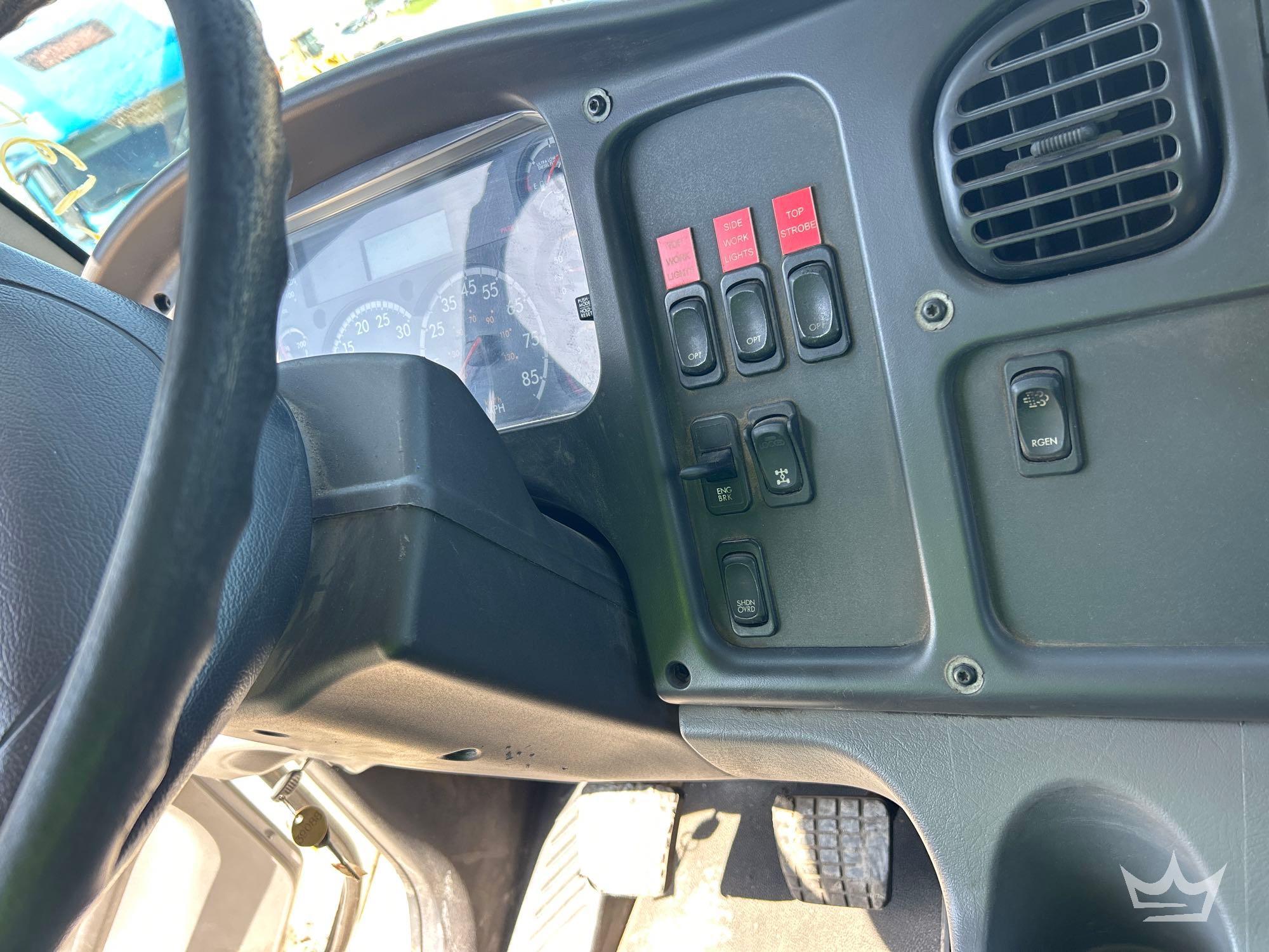 2016 Freightliner 114SD