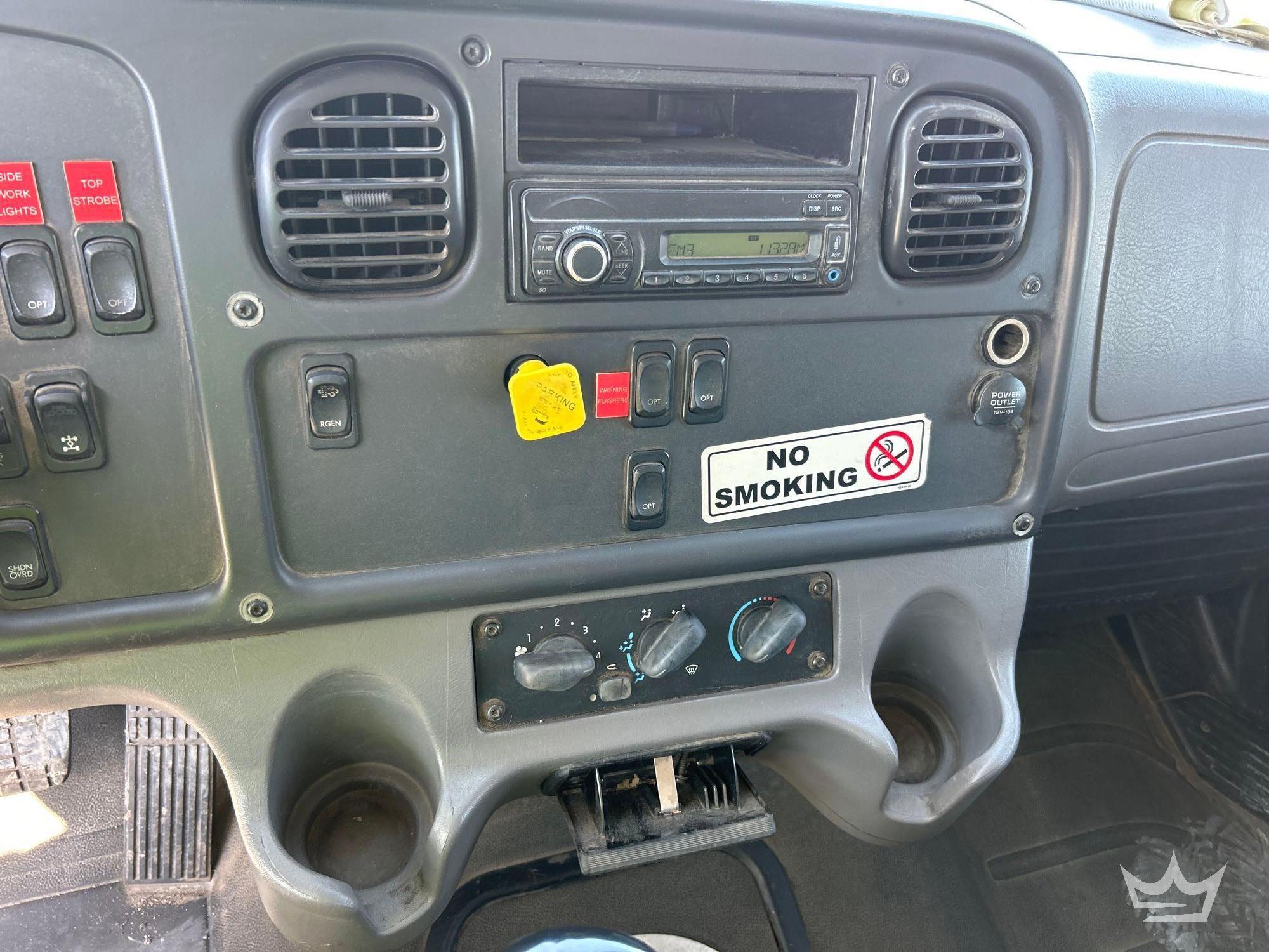 2016 Freightliner 114SD