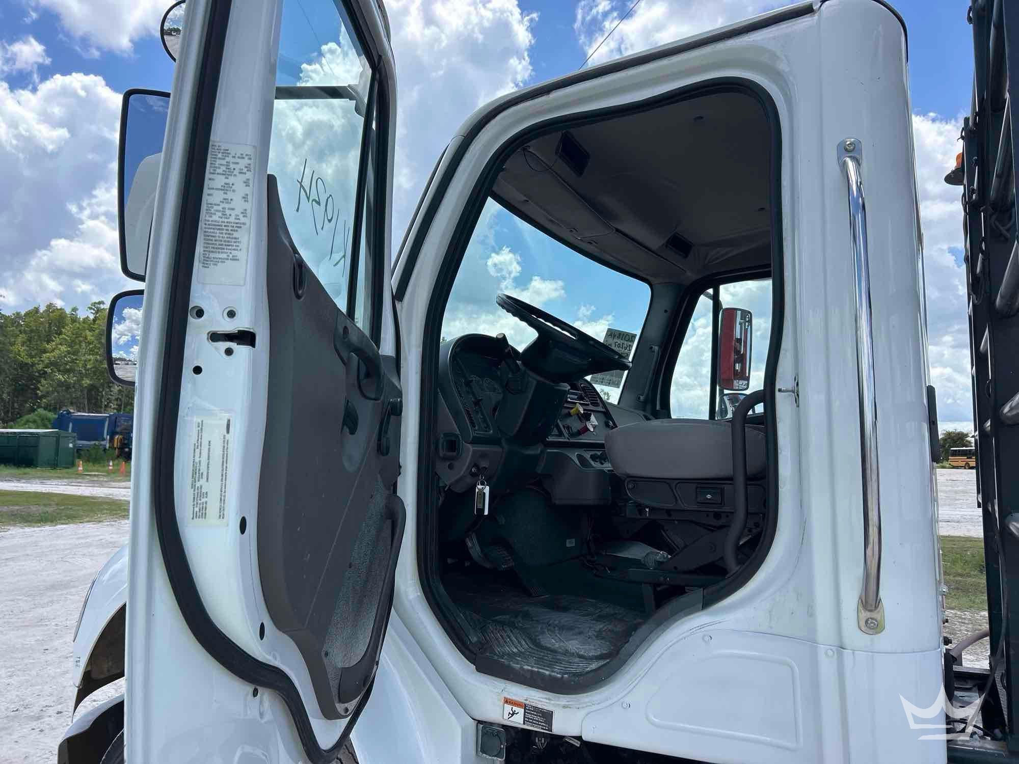 2018 Freightliner M2 106