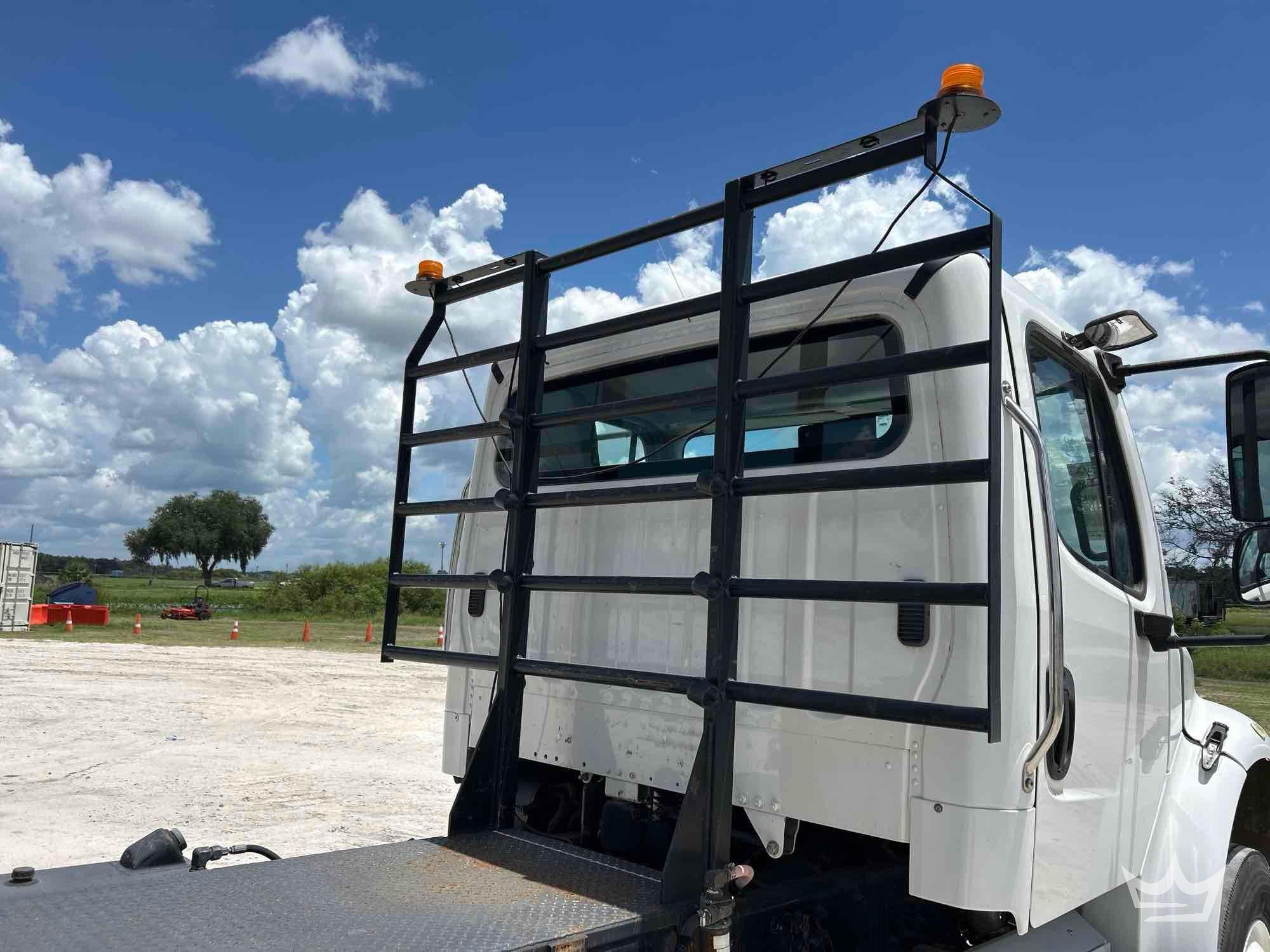 2018 Freightliner M2 106