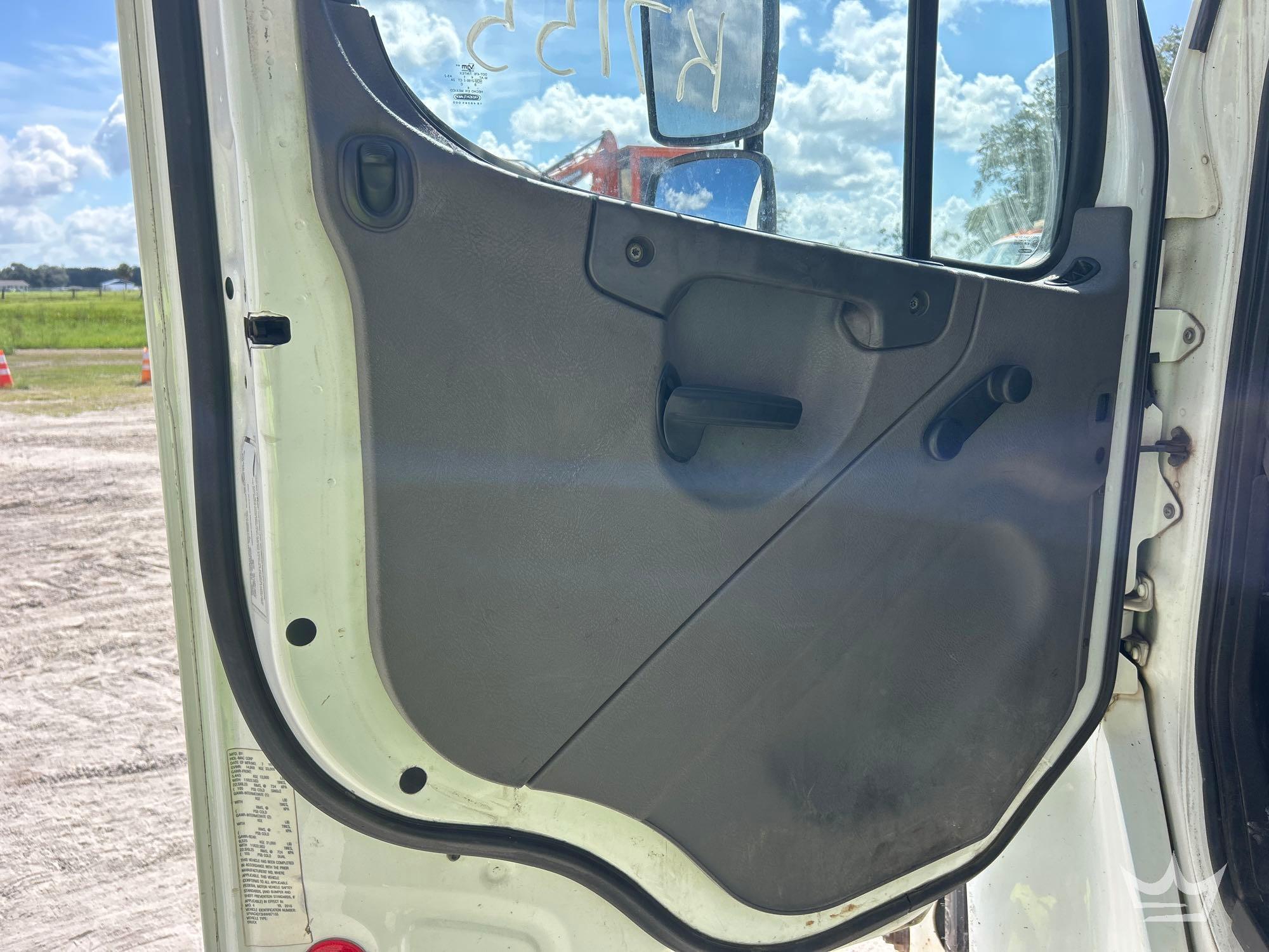 2017 Freightliner M2 106