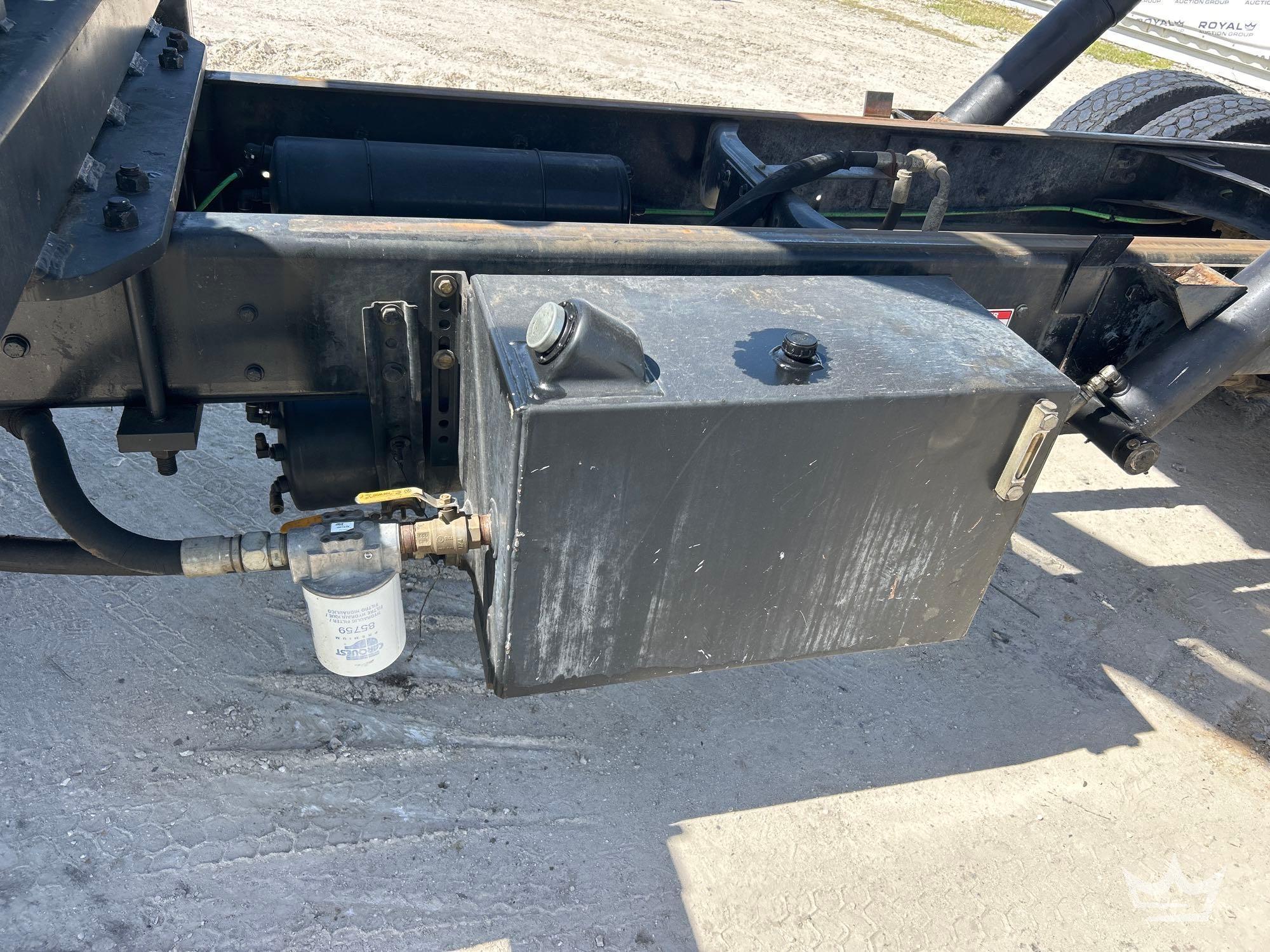 2017 Freightliner M2 106