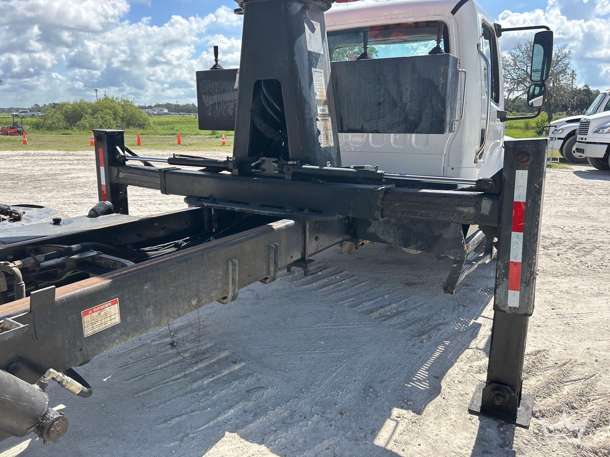2017 Freightliner M2 106