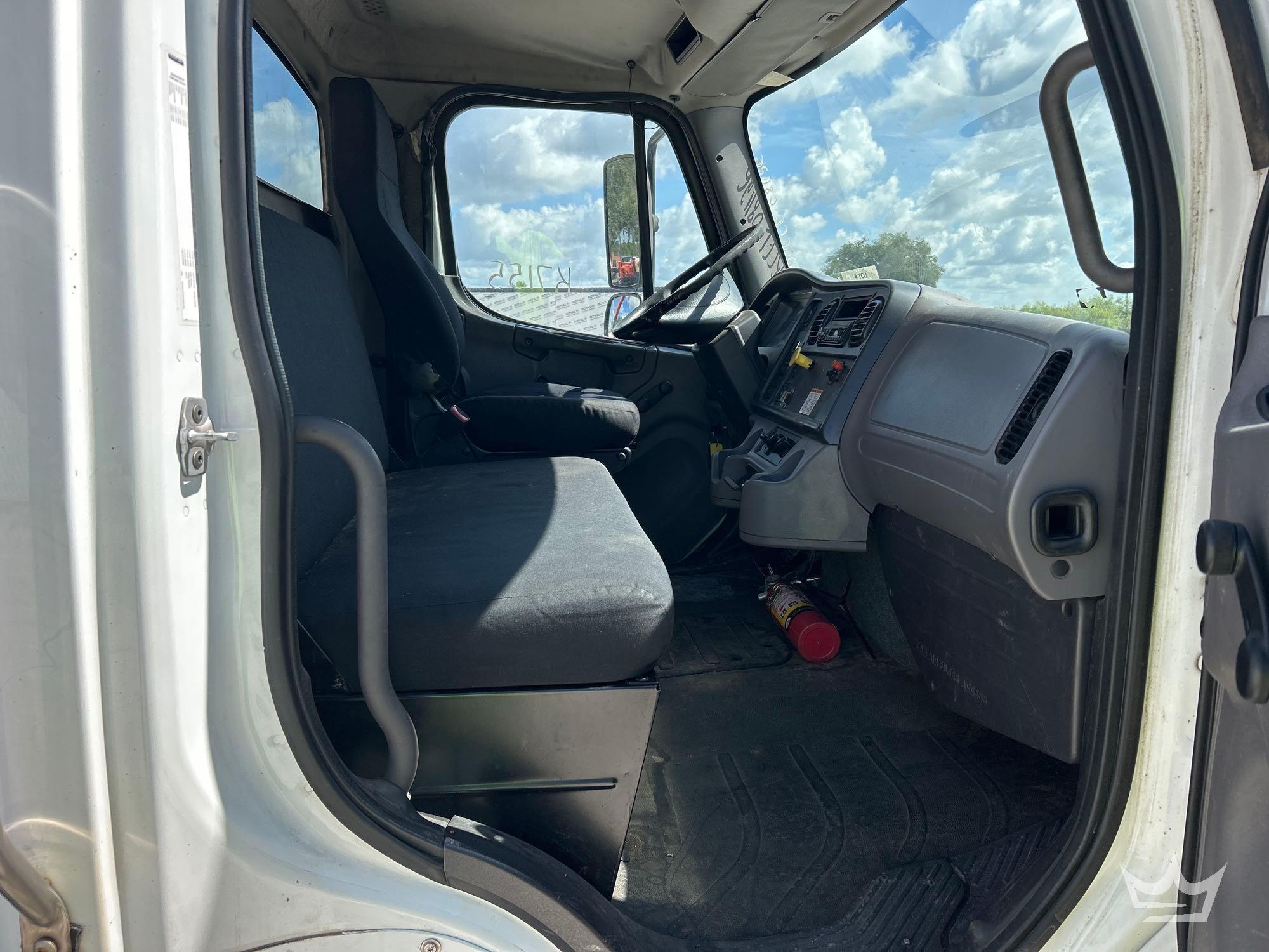 2017 Freightliner M2 106