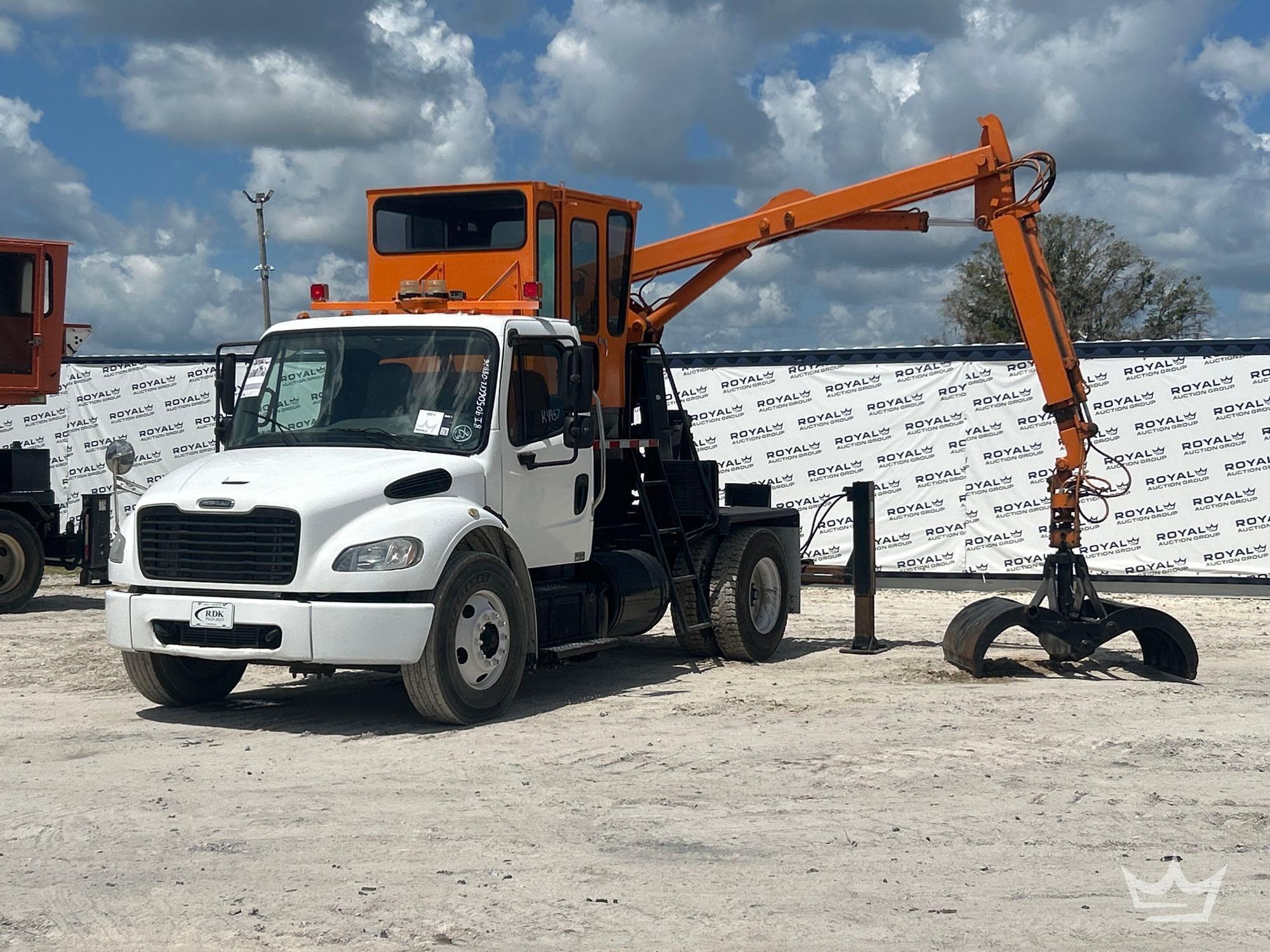 2016 Freightliner M2 106