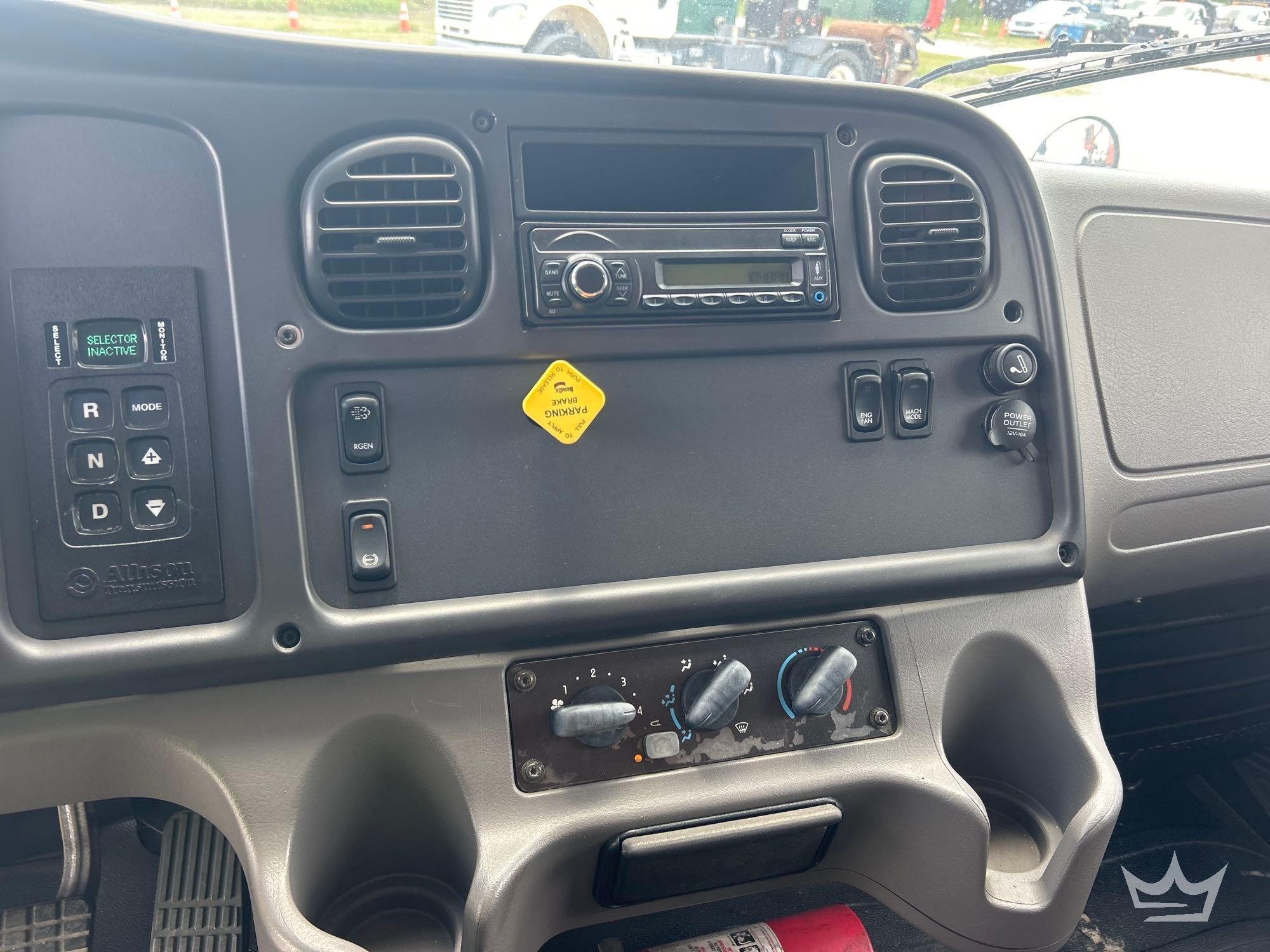 2016 Freightliner M2 106