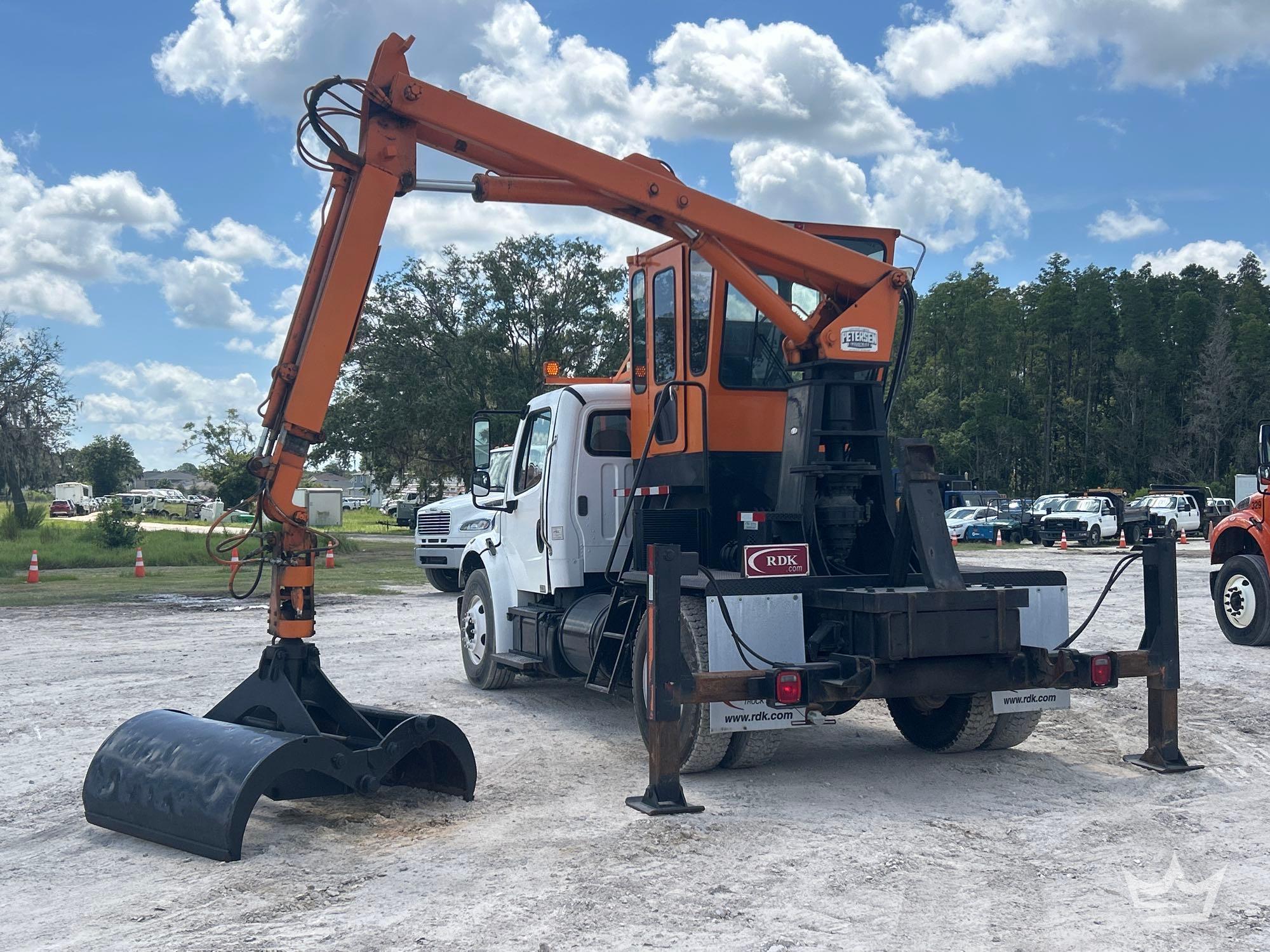 2016 Freightliner M2 106