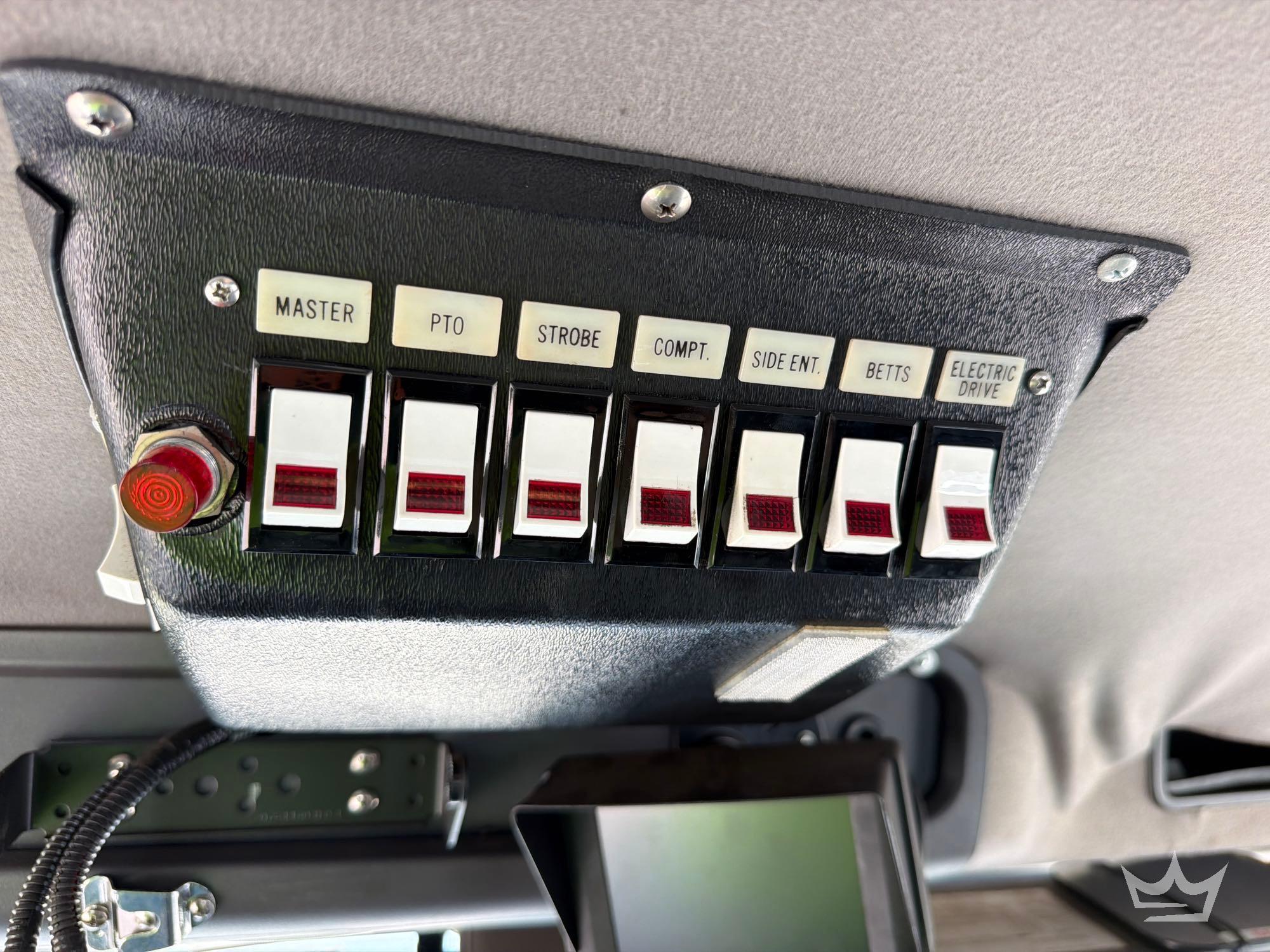 2011 Freightliner M2 106