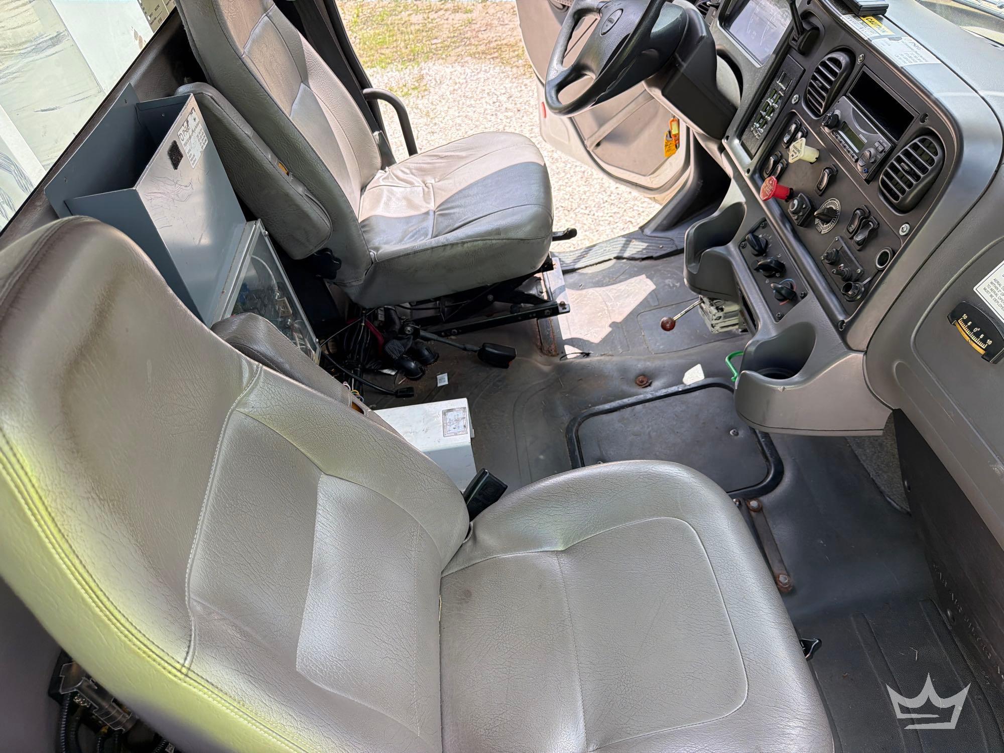 2011 Freightliner M2 106
