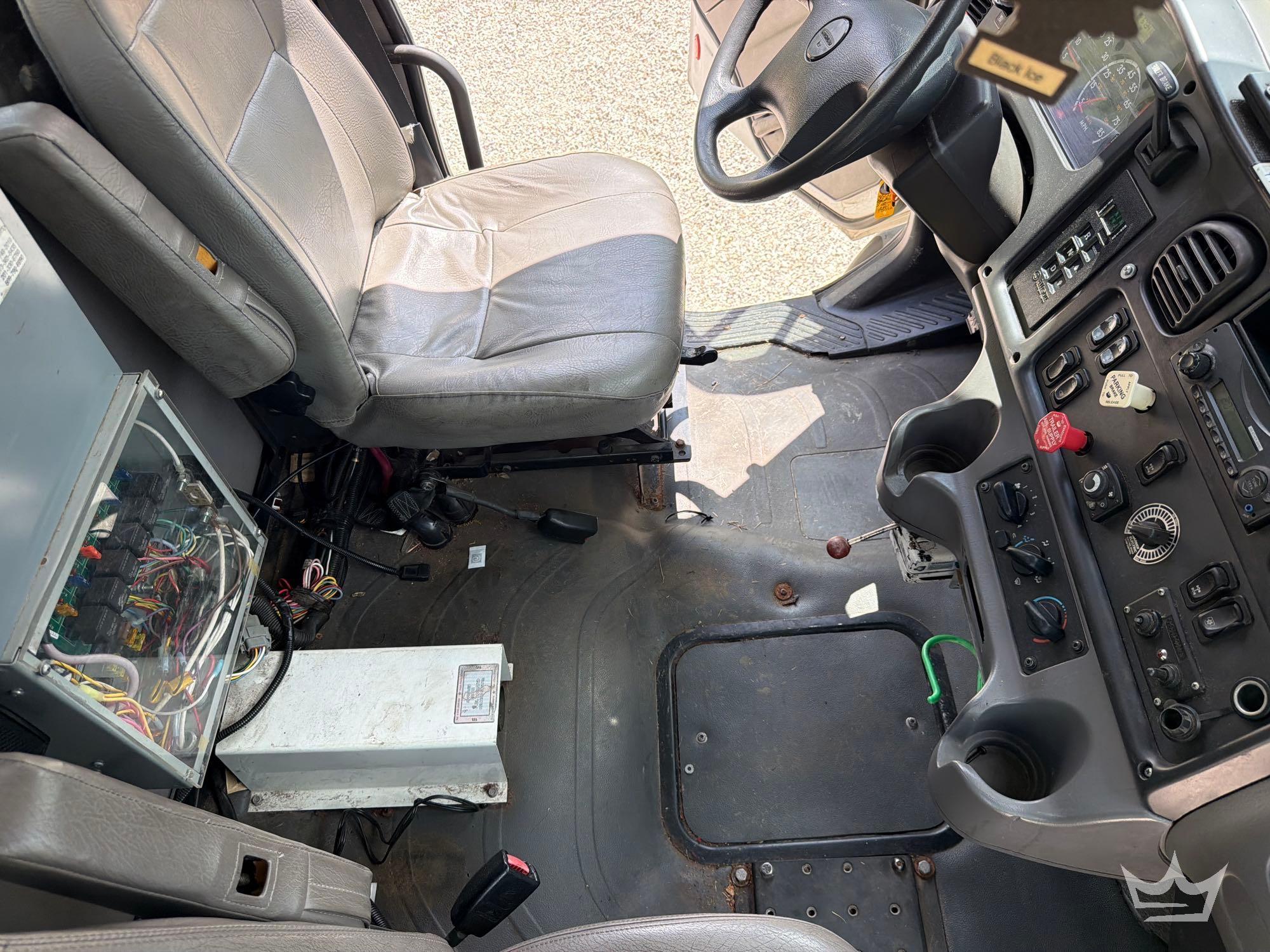 2011 Freightliner M2 106