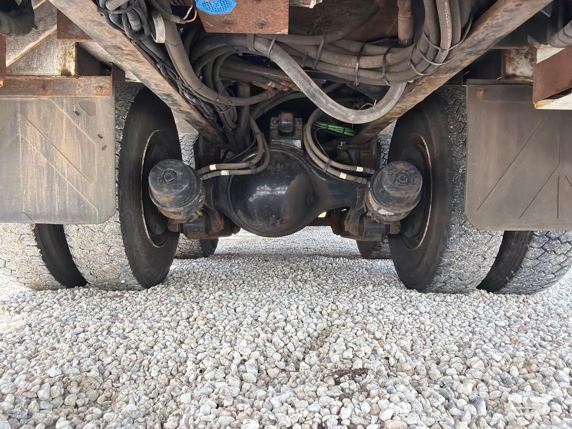 2011 Freightliner M2 106