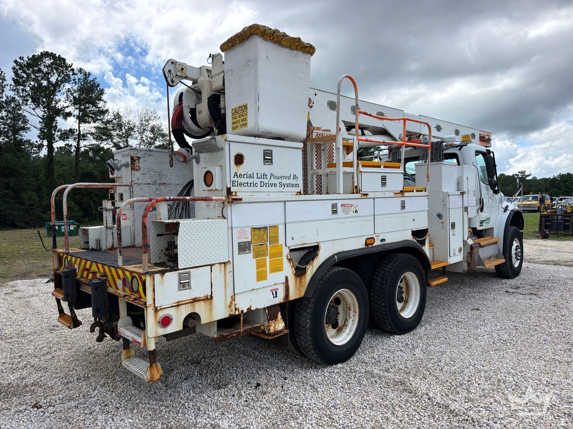 2011 Freightliner M2 106
