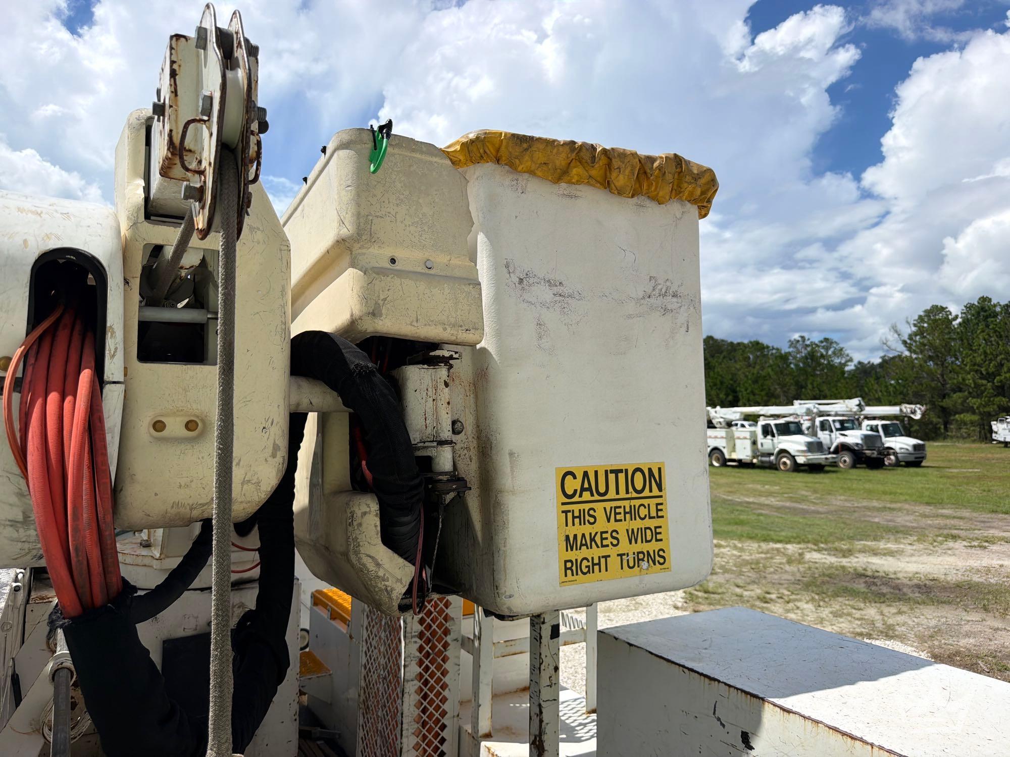 2011 Freightliner M2 106