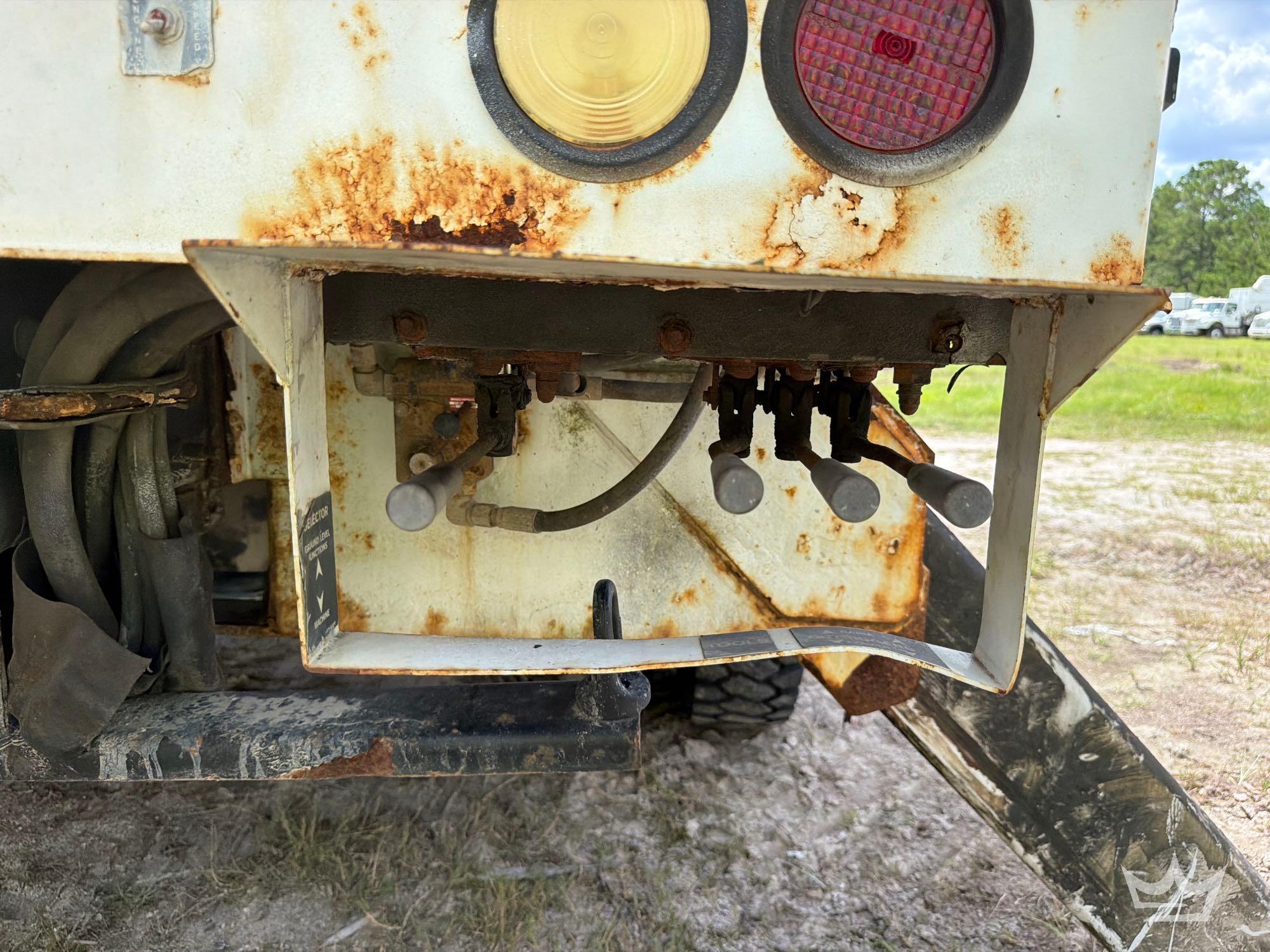 2014 Freightliner M2 106