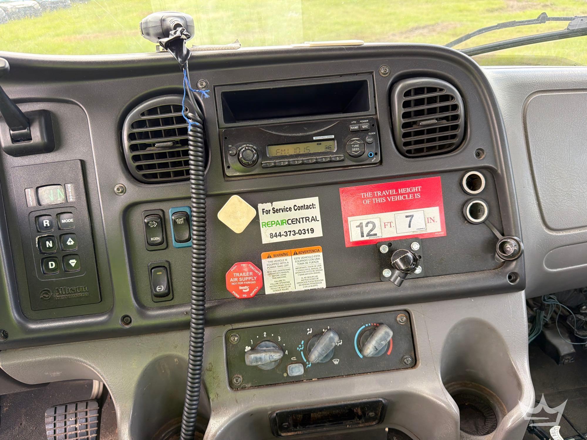 2014 Freightliner M2 106
