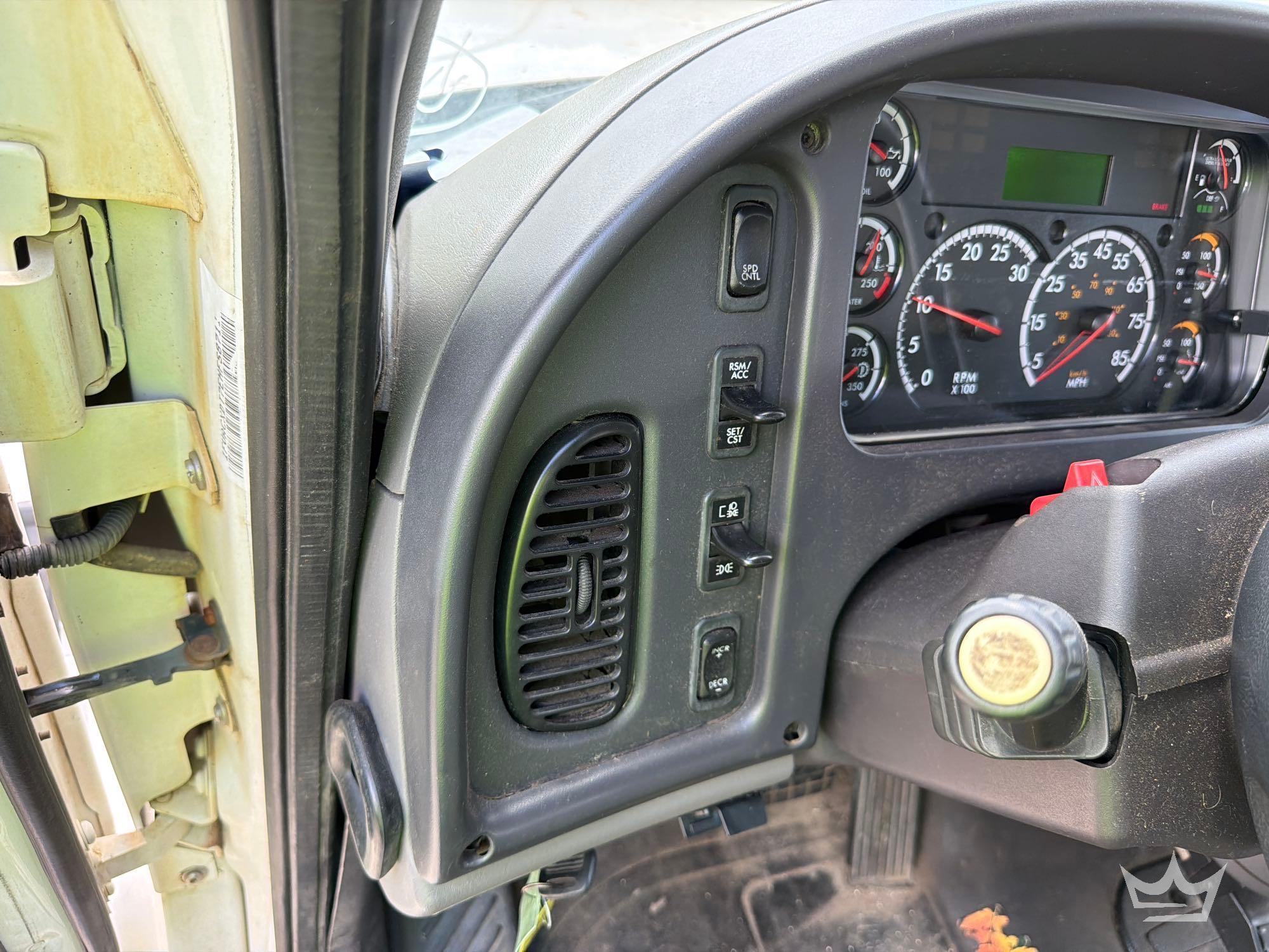 2014 Freightliner M2 106