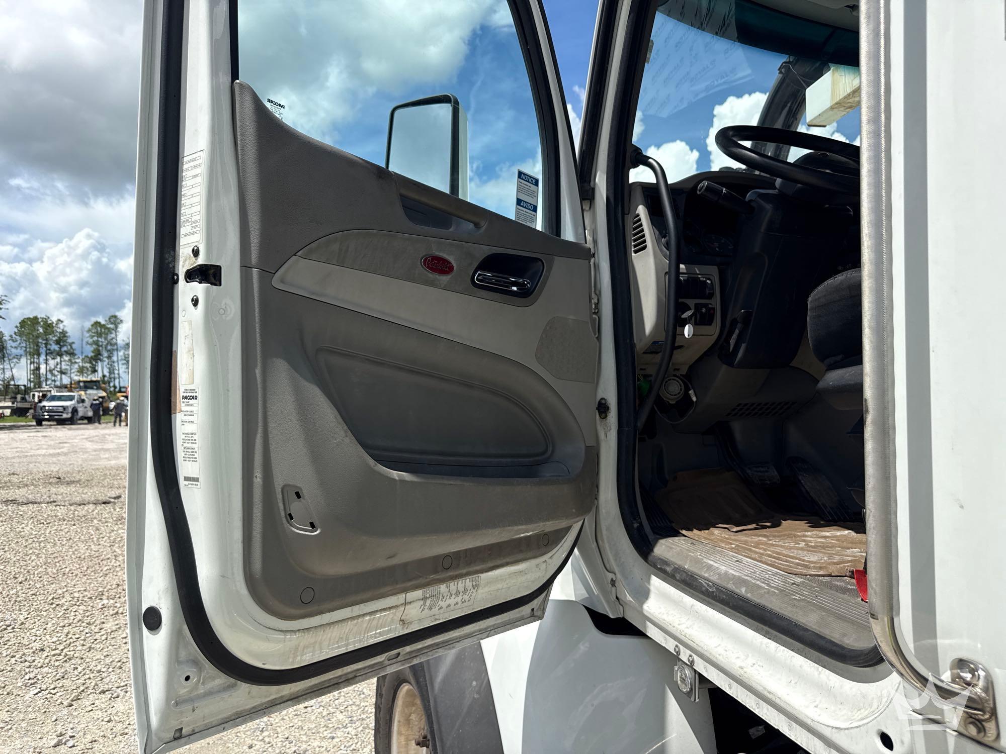 2020 Peterbilt 567