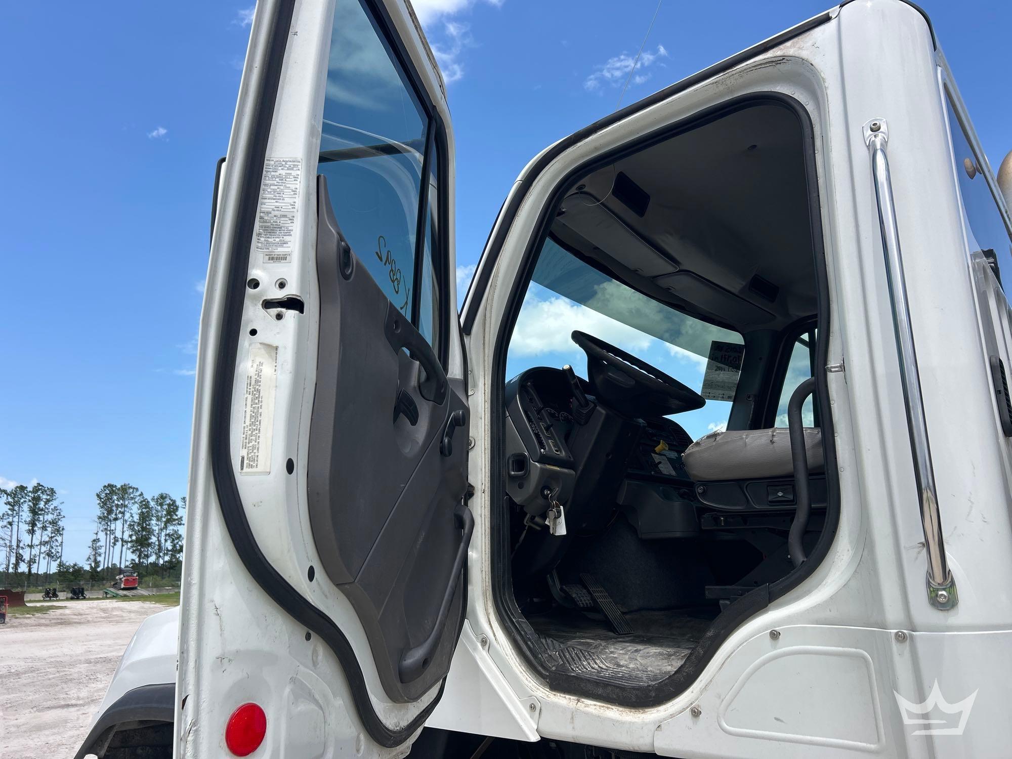 2015 Freightliner 114SD