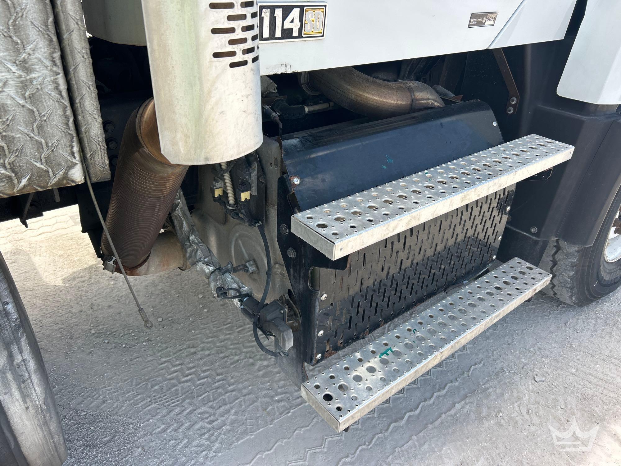 2015 Freightliner 114SD