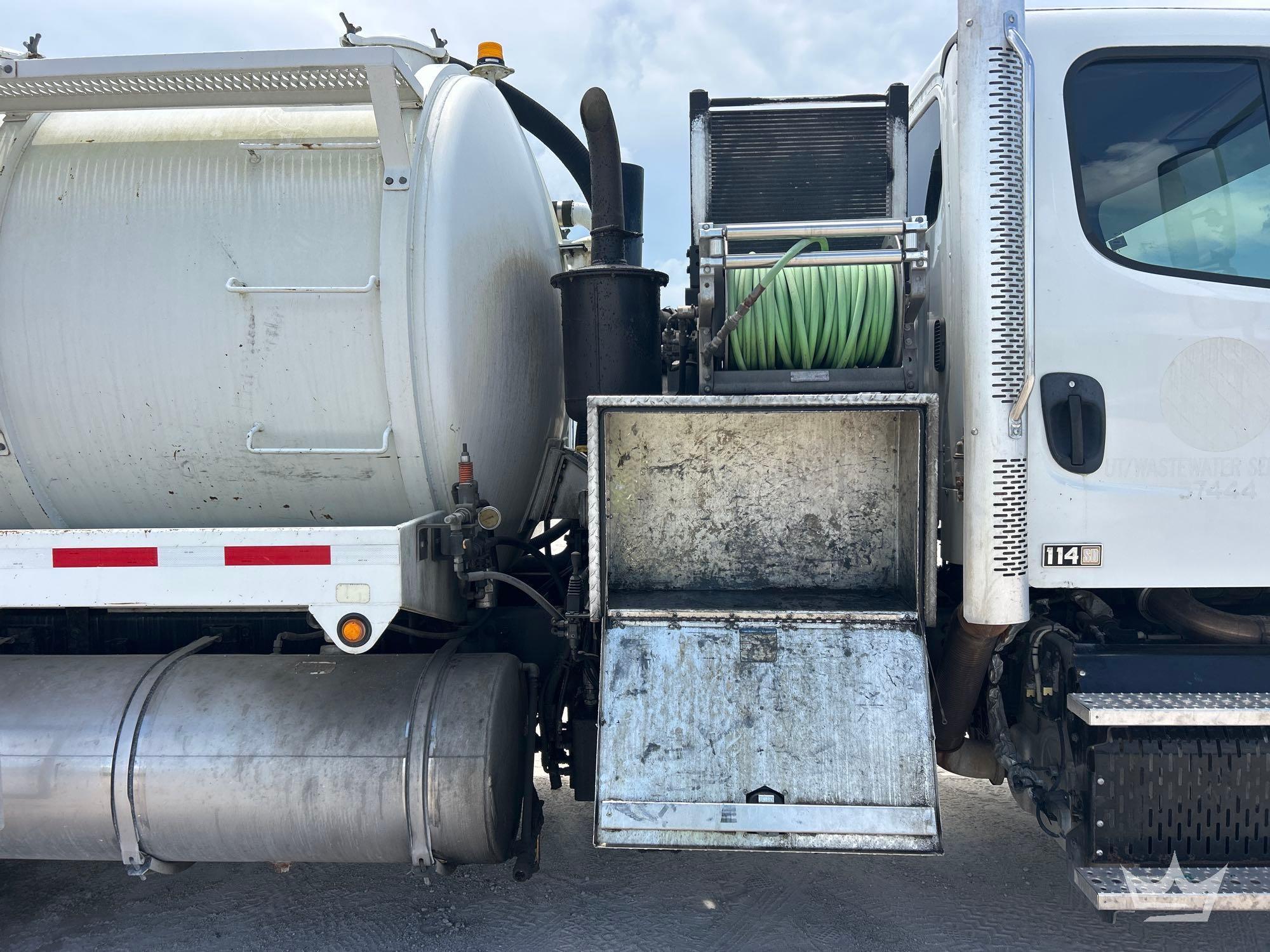2015 Freightliner 114SD