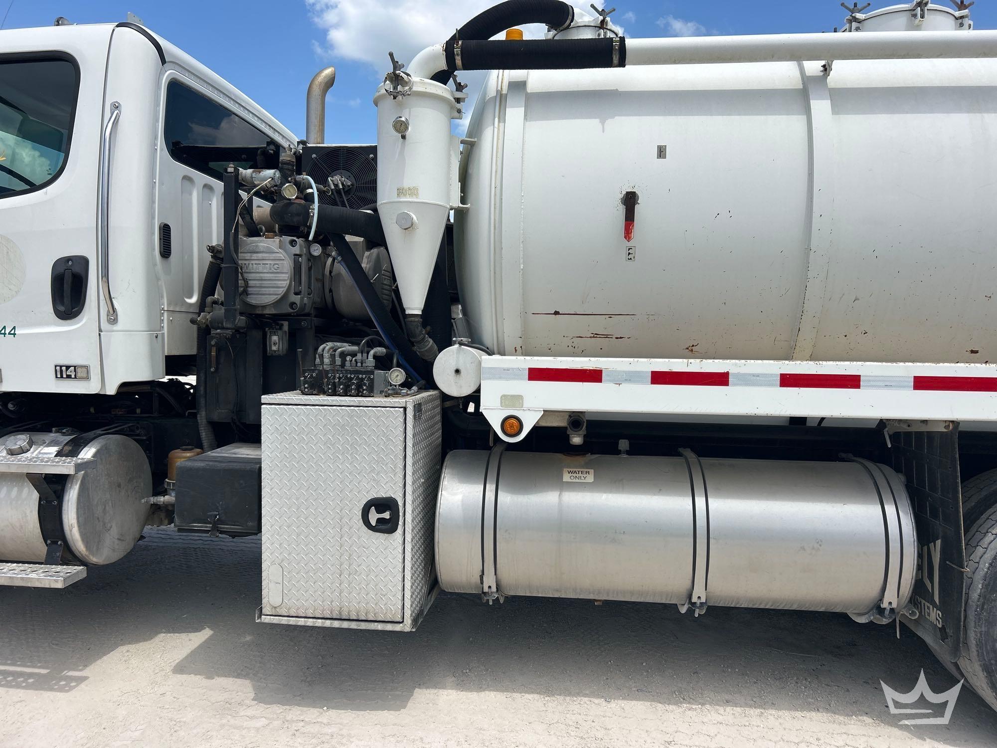 2015 Freightliner 114SD