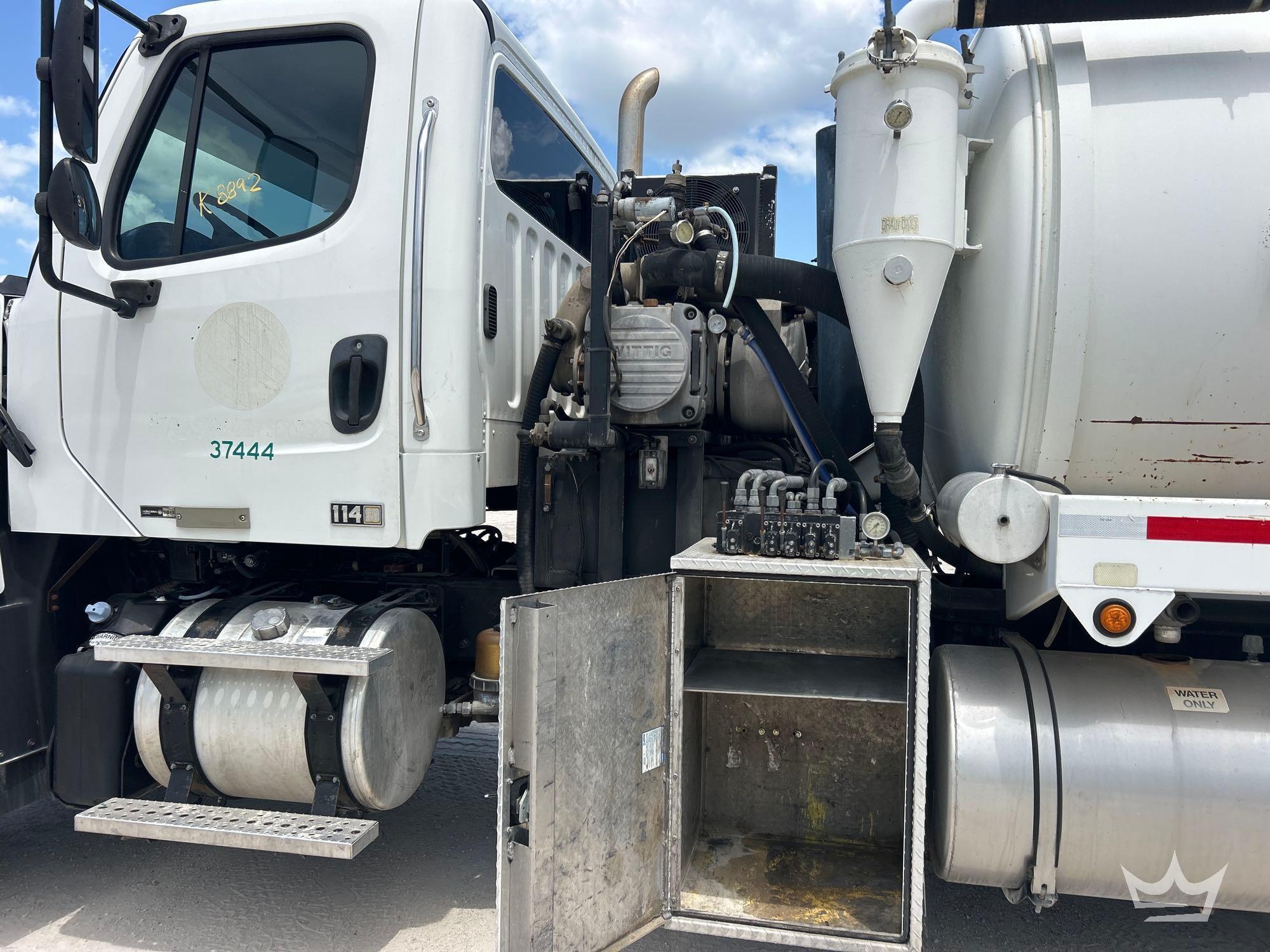 2015 Freightliner 114SD
