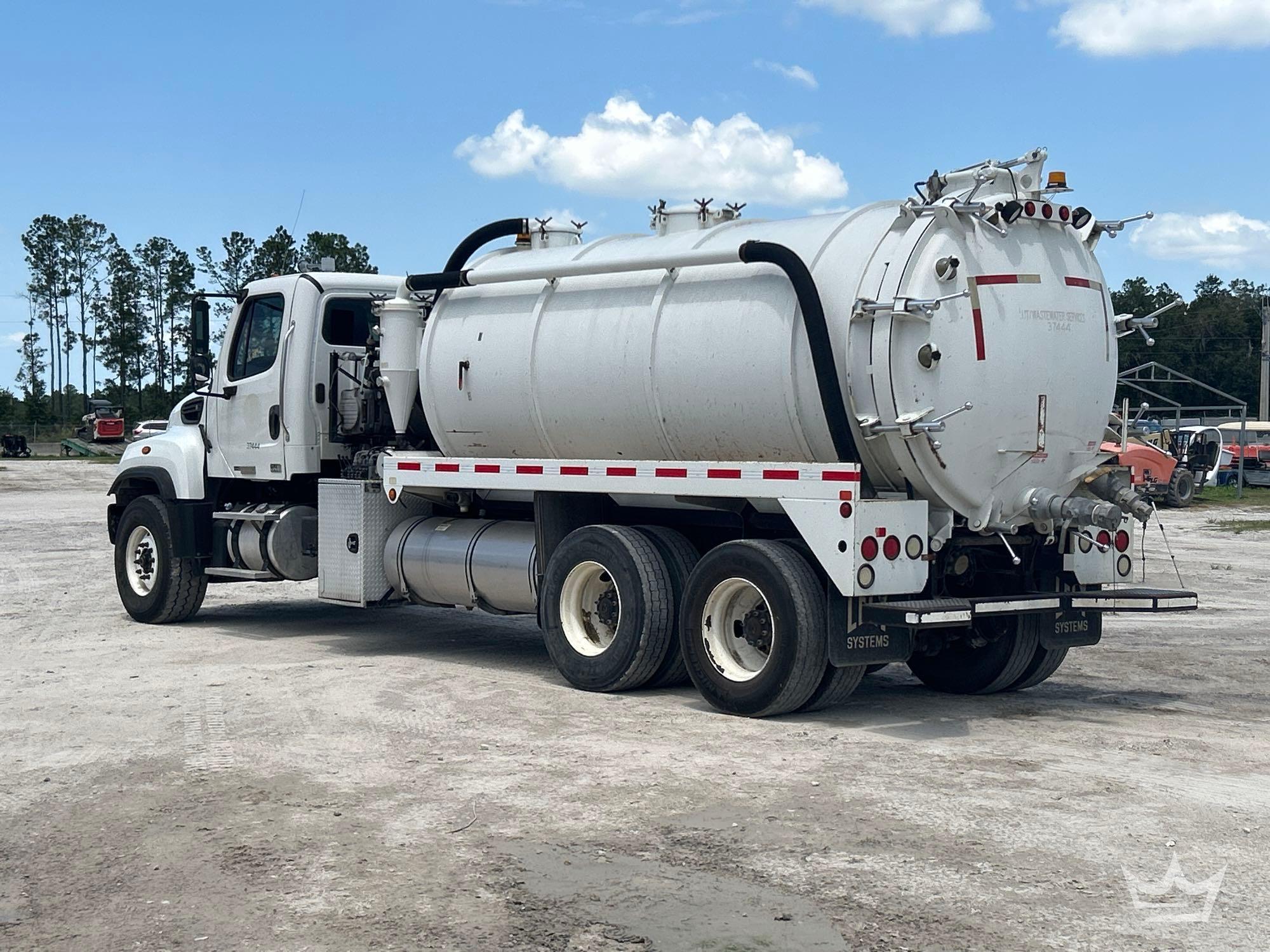 2015 Freightliner 114SD