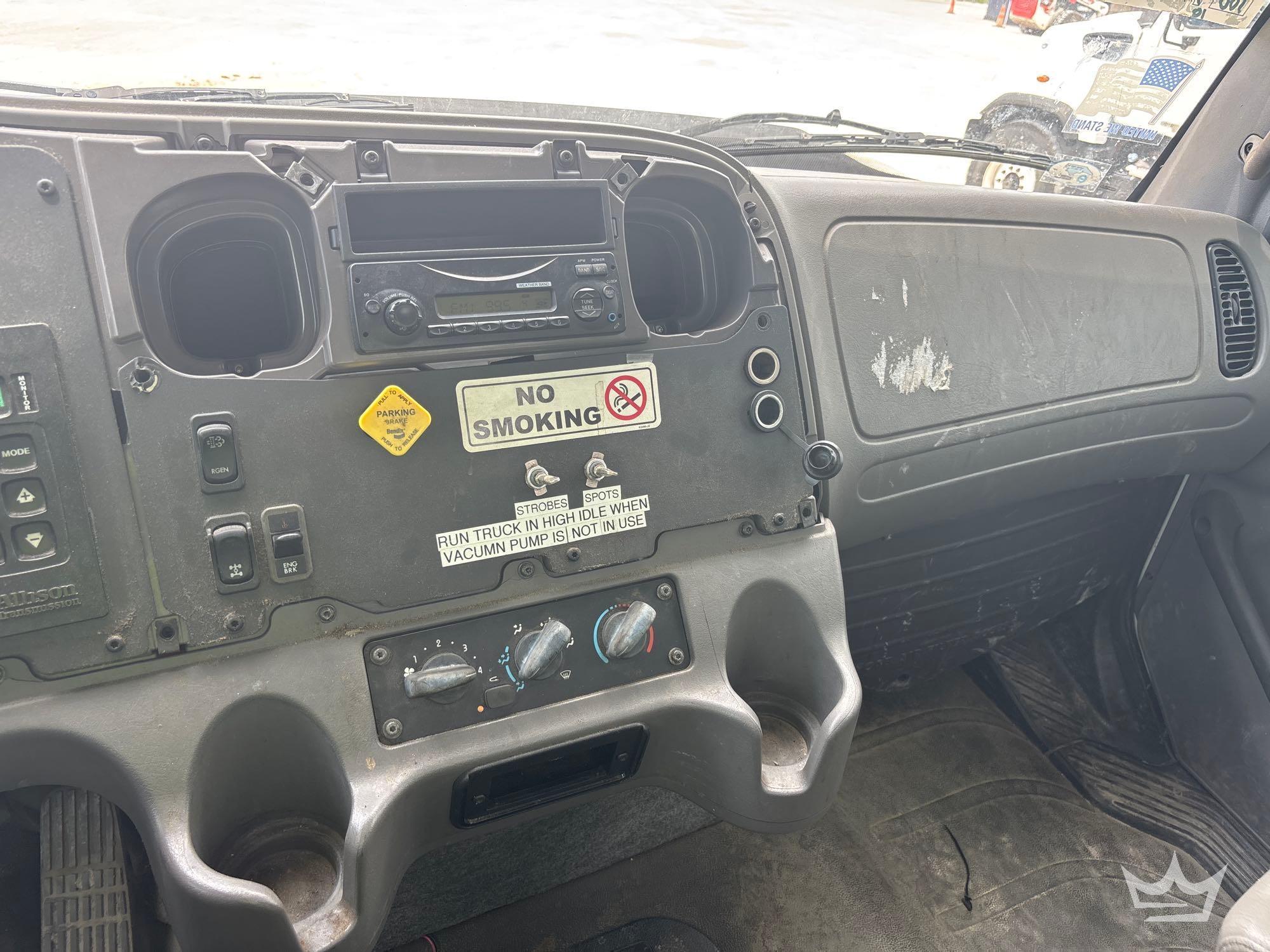 2015 Freightliner 114SD