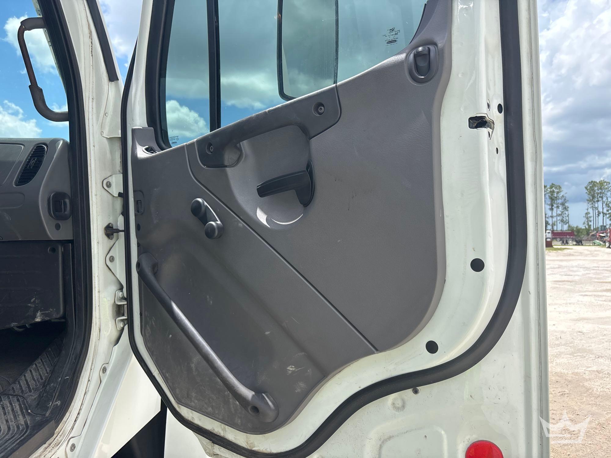 2015 Freightliner 114SD