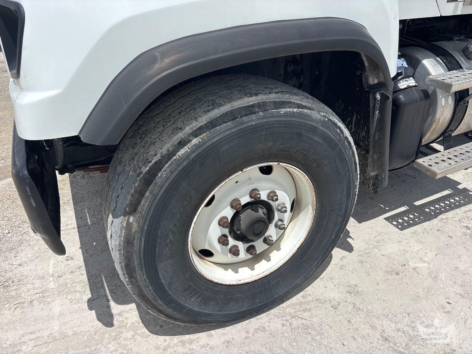 2015 Freightliner 114SD