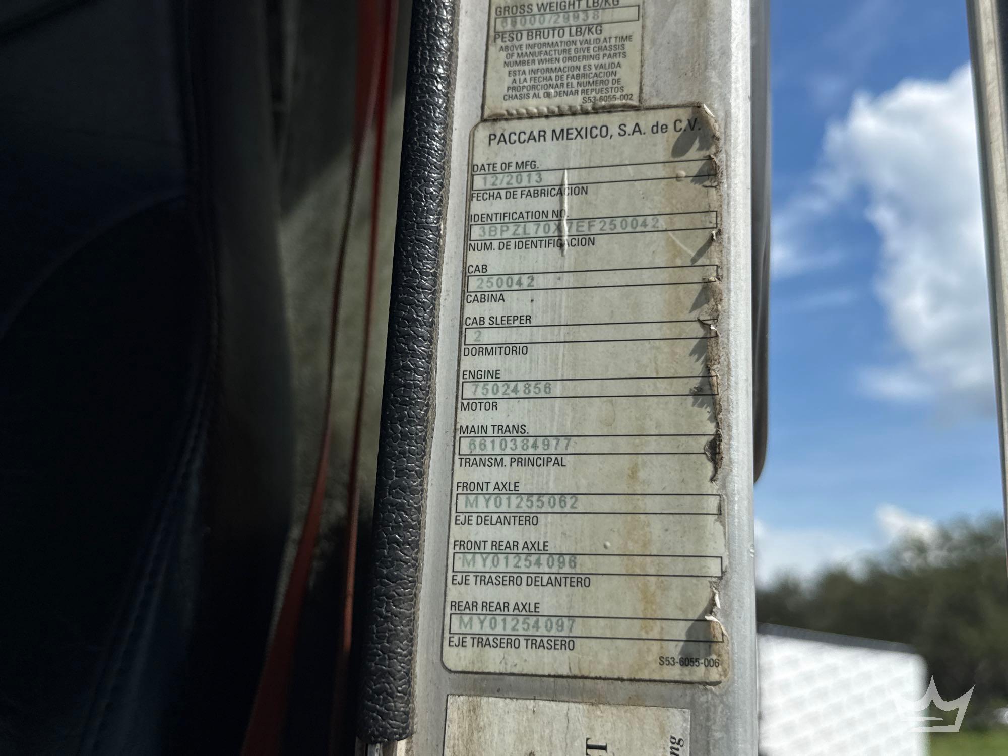 2014 Peterbilt 320