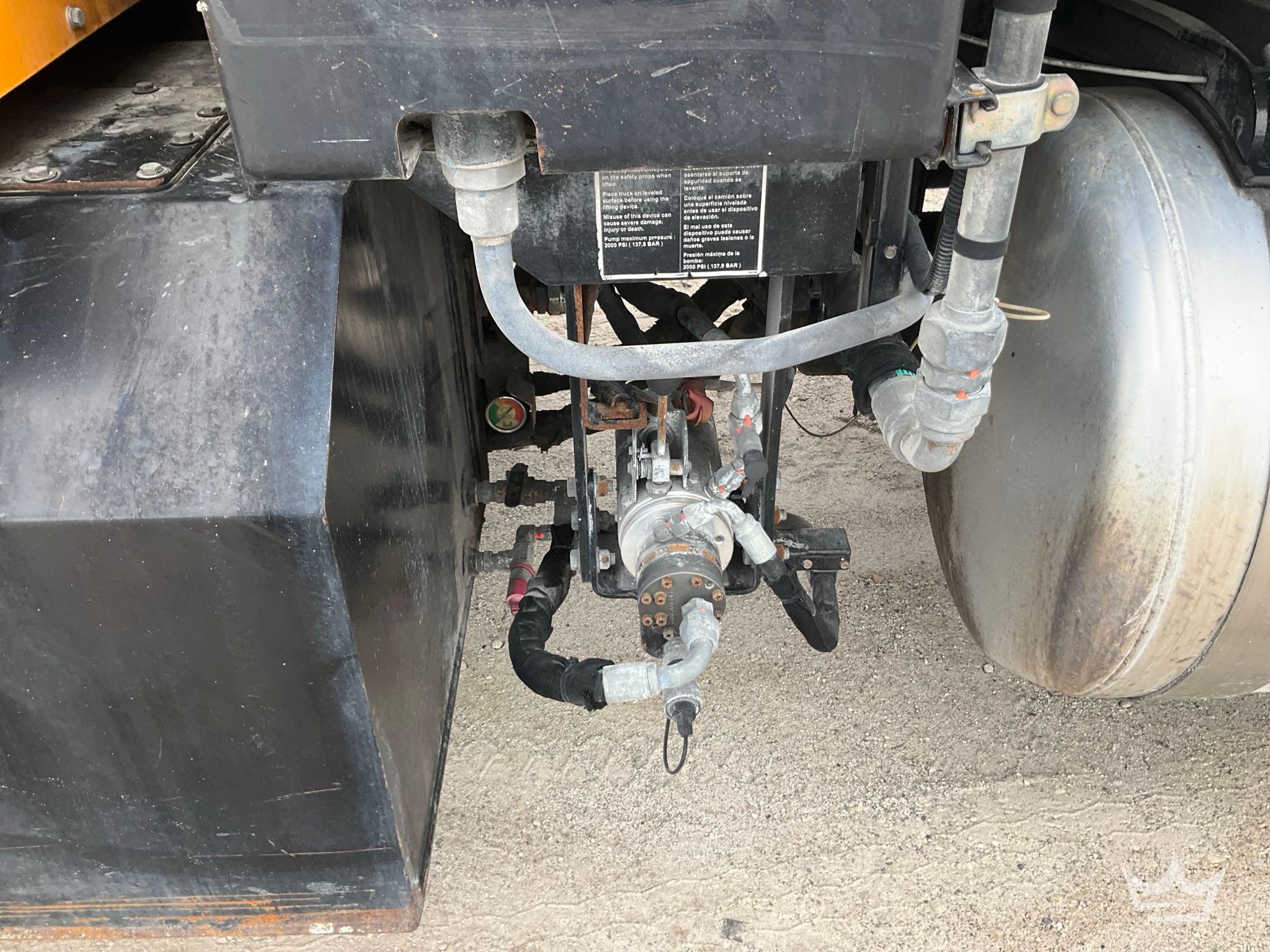 2019 Peterbilt 520